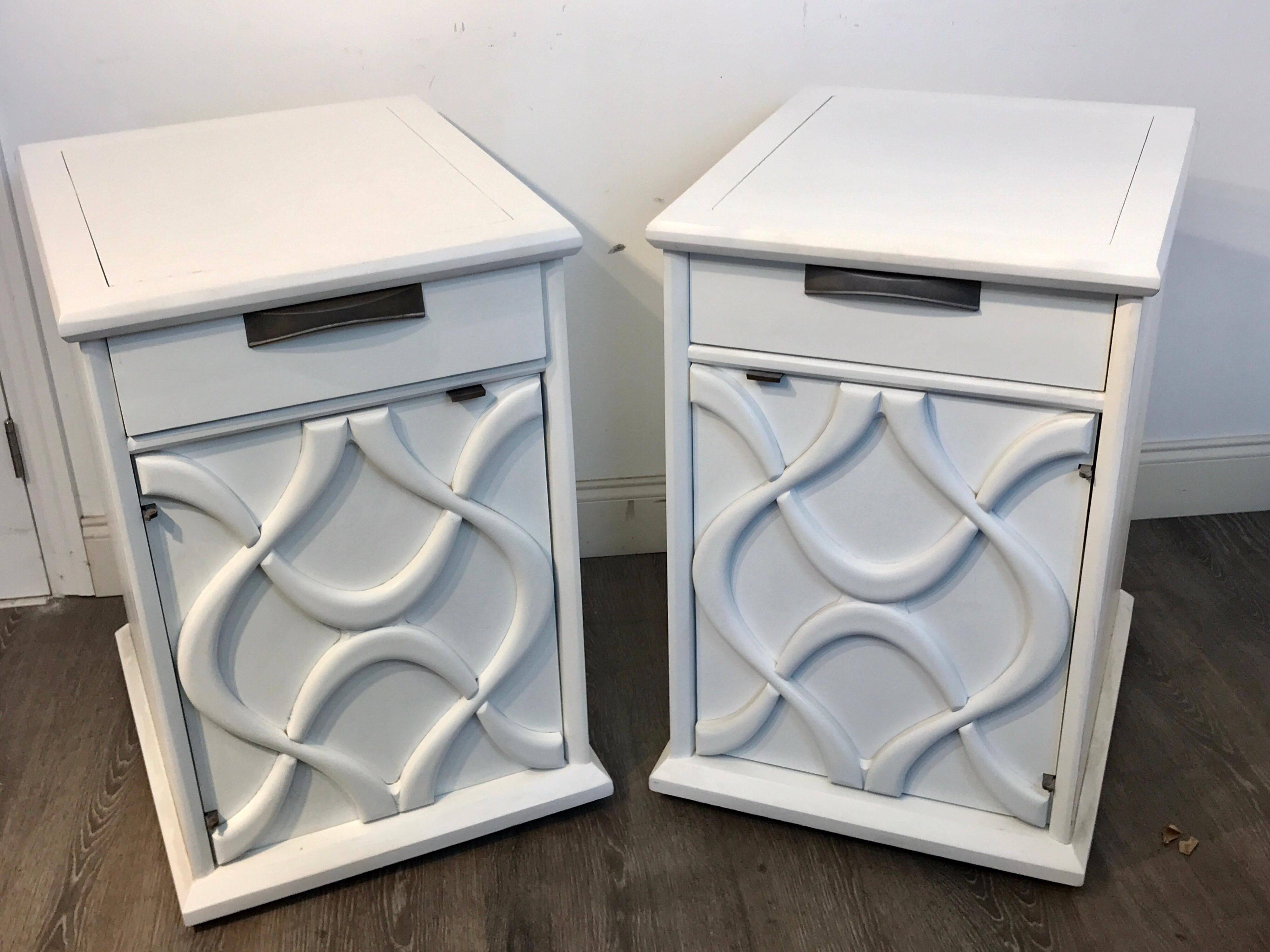 Pair of moderage sculptural parzinger white lacquered king size nightstands, each one standing 30-Inches high, fitted with one 4