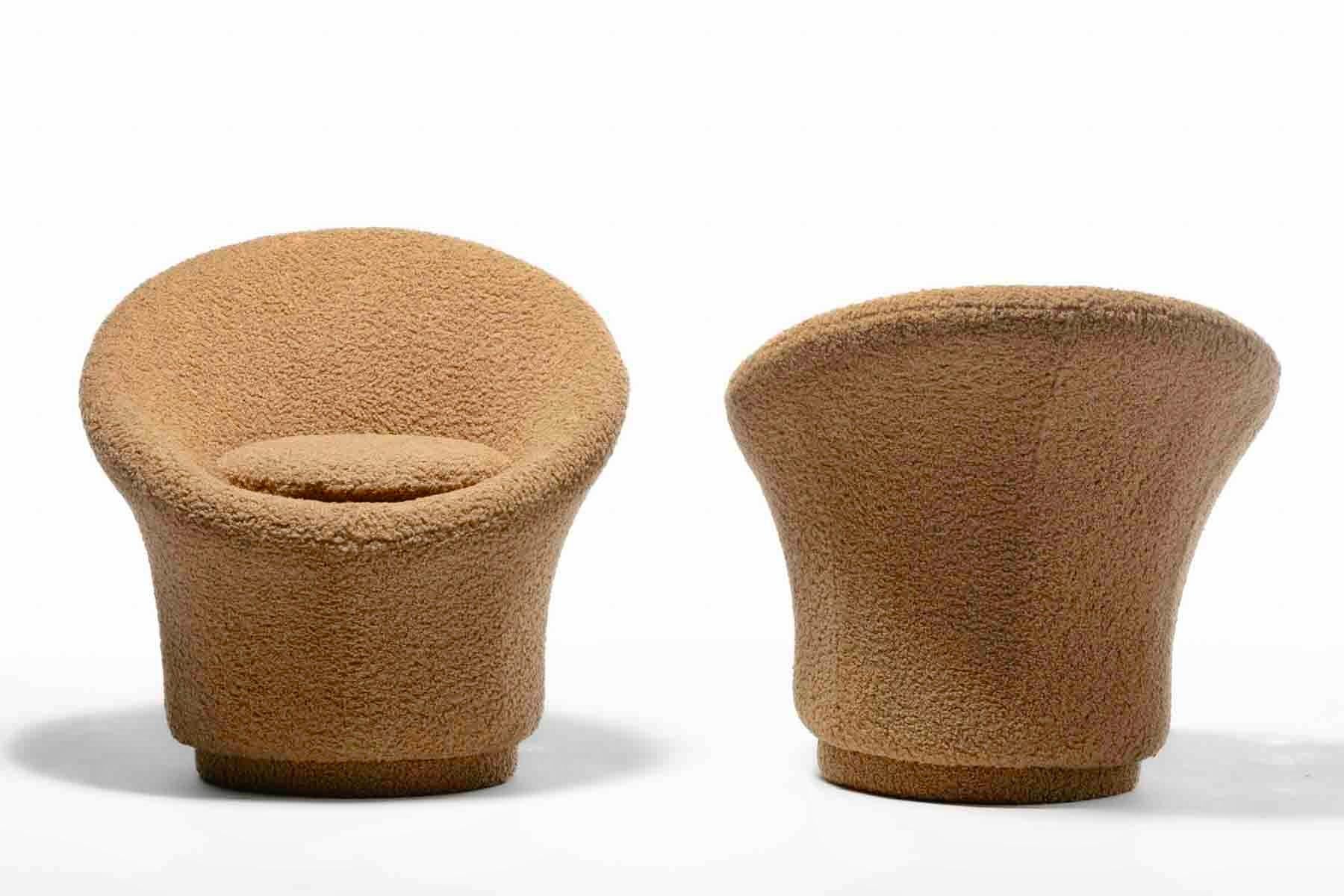 Pair of Modern 1970s Pierre Paulin Style Mushroom Swivel Chairs in Latte Bouclé For Sale 8