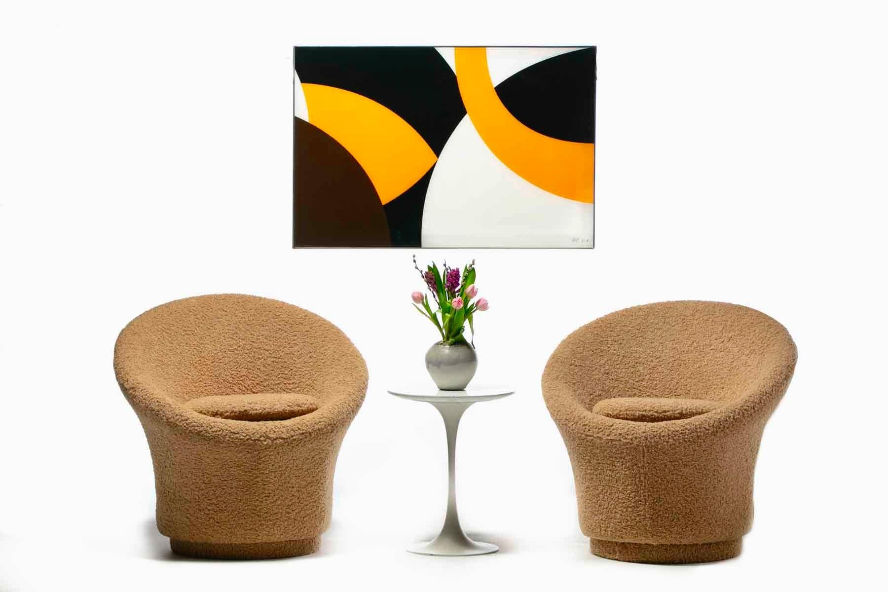 Pair of Modern 1970s Pierre Paulin Style Mushroom Swivel Chairs in Latte Bouclé For Sale 9