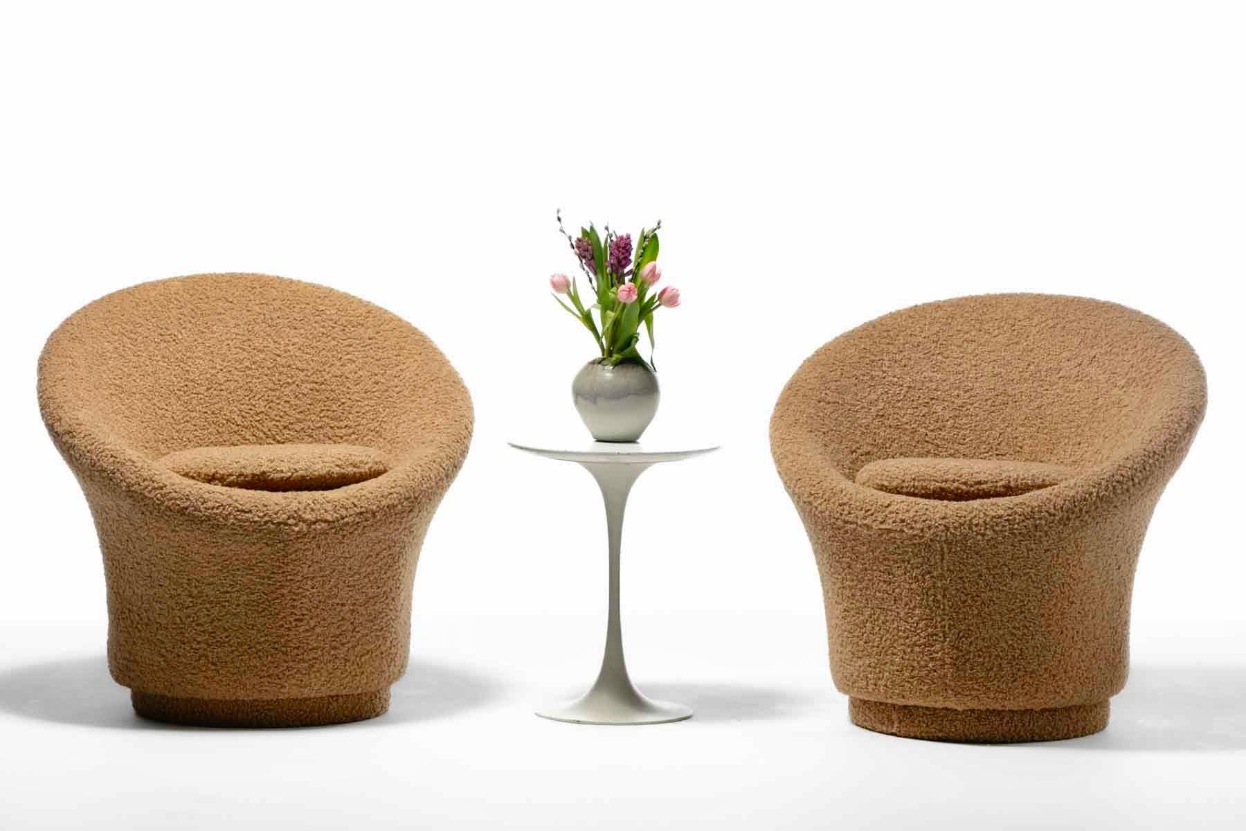 American Pair of Modern 1970s Pierre Paulin Style Mushroom Swivel Chairs in Latte Bouclé For Sale