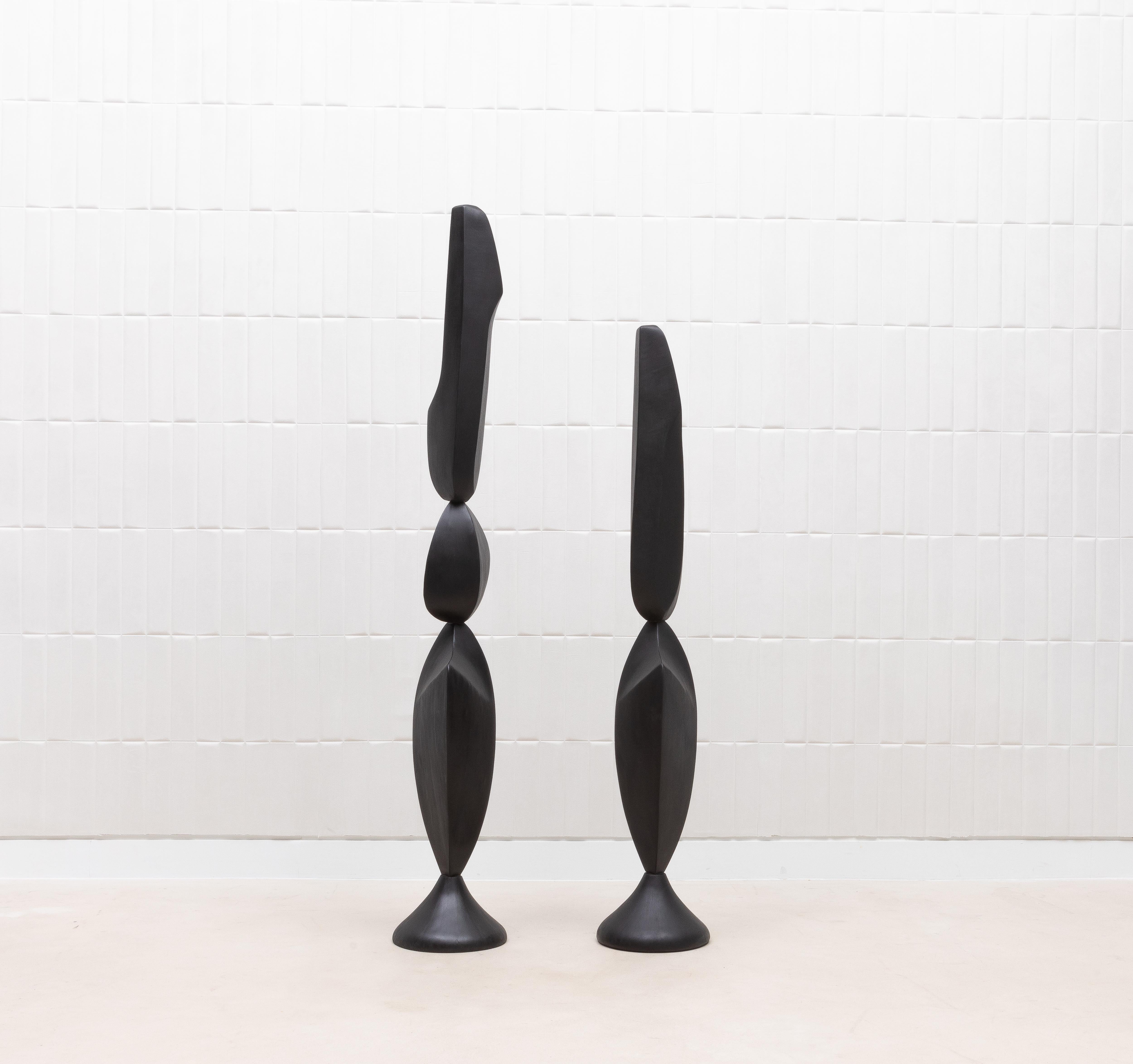Art Déco Coppia di sculture astratte moderne XL in Oak di Patrick Coard Paris in vendita