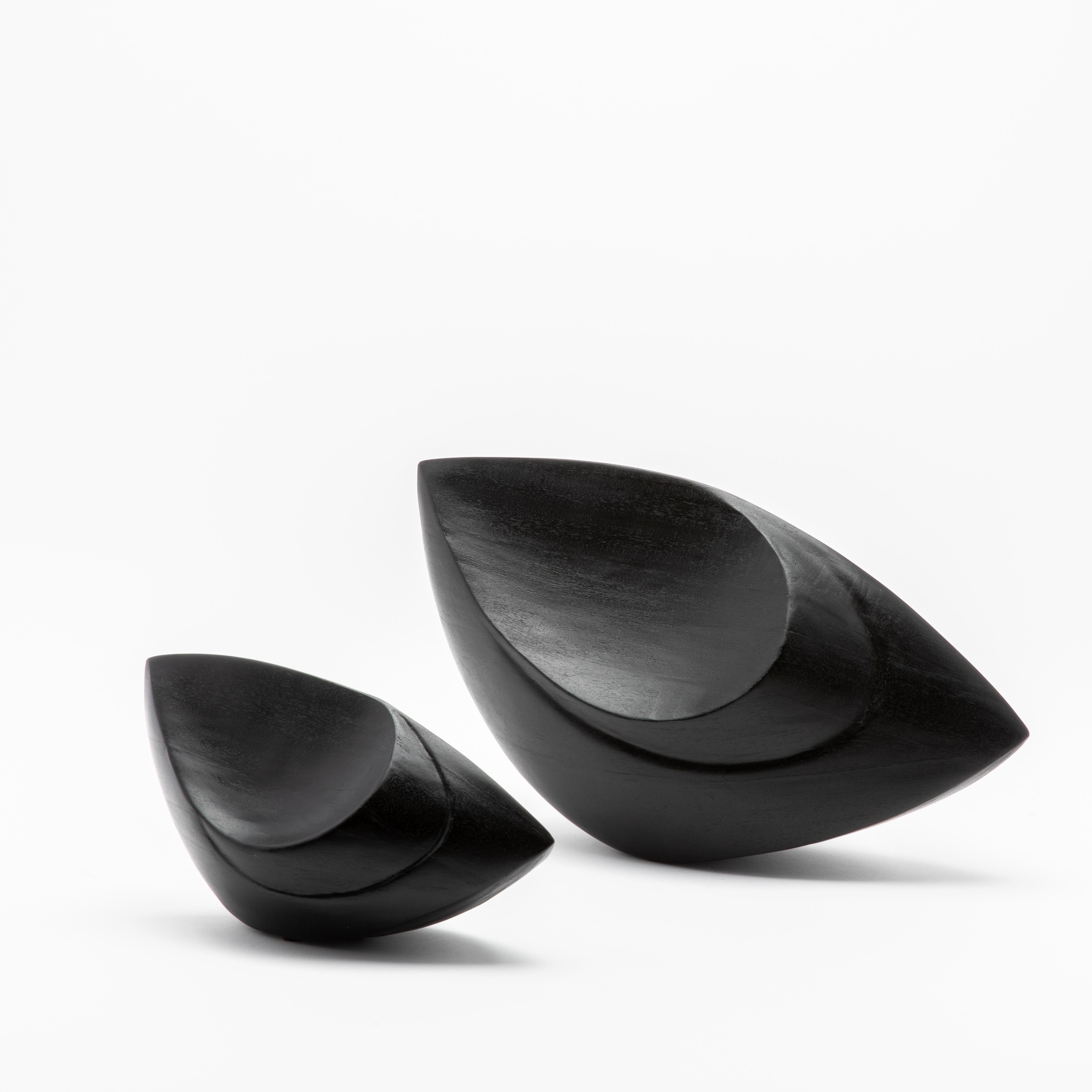Moderne abstrakte Skulpturen aus schwarzer Eiche von Patrick Coard Paris, Paar (Art déco) im Angebot