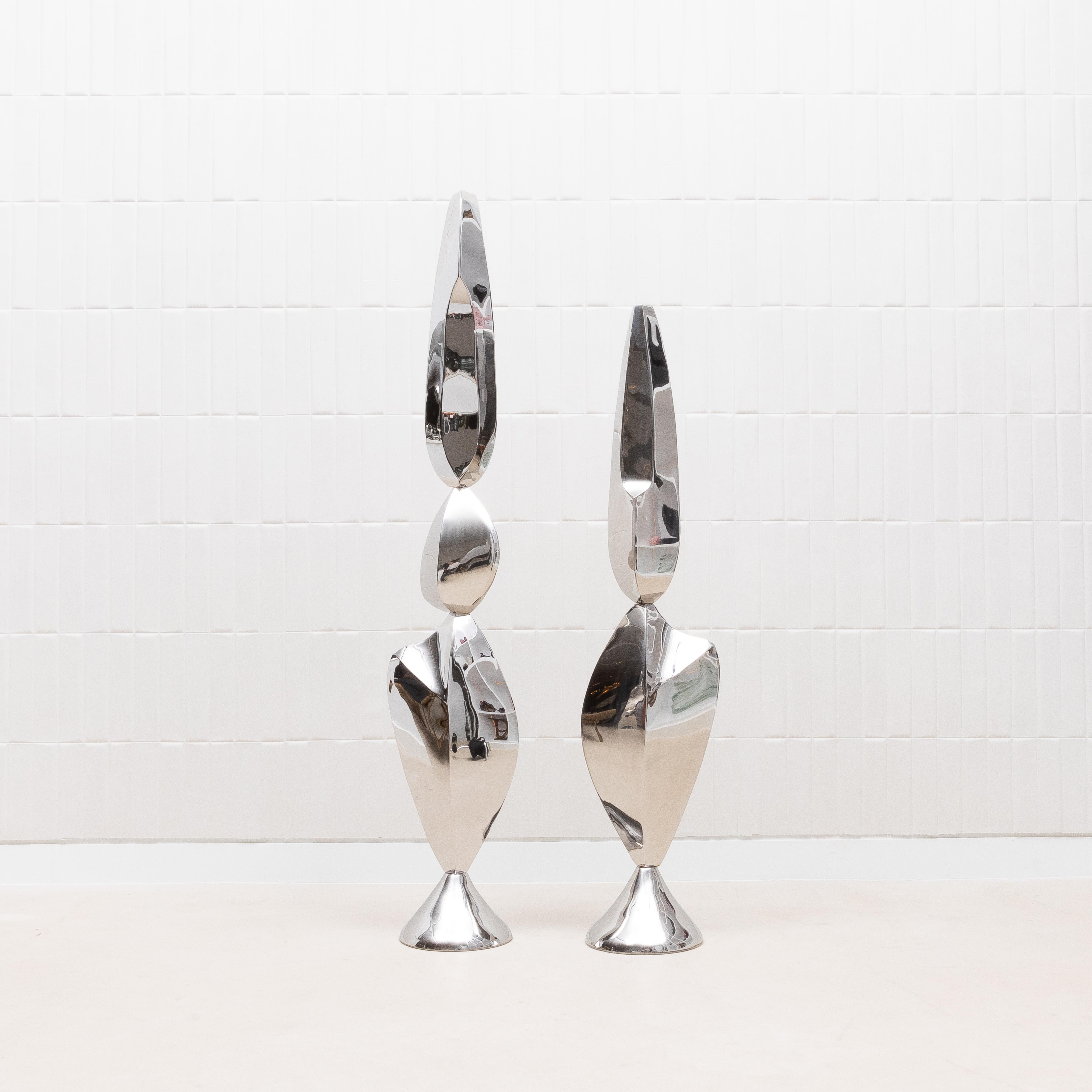 Filippino Coppia di sculture astratte moderne XL in acciaio lucido di Patrick Coard Paris in vendita