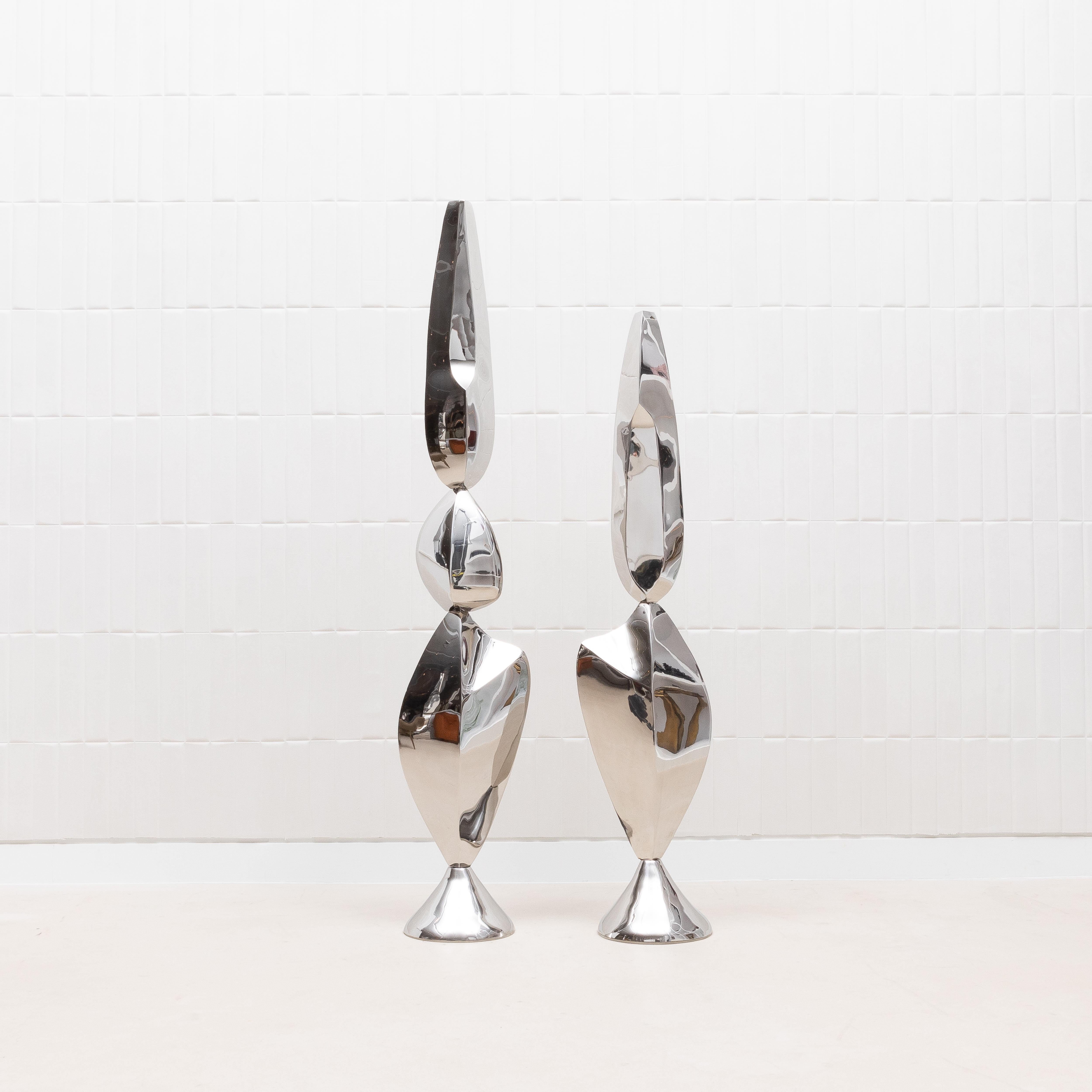 XXI secolo e contemporaneo Coppia di sculture astratte moderne XL in acciaio lucido di Patrick Coard Paris in vendita