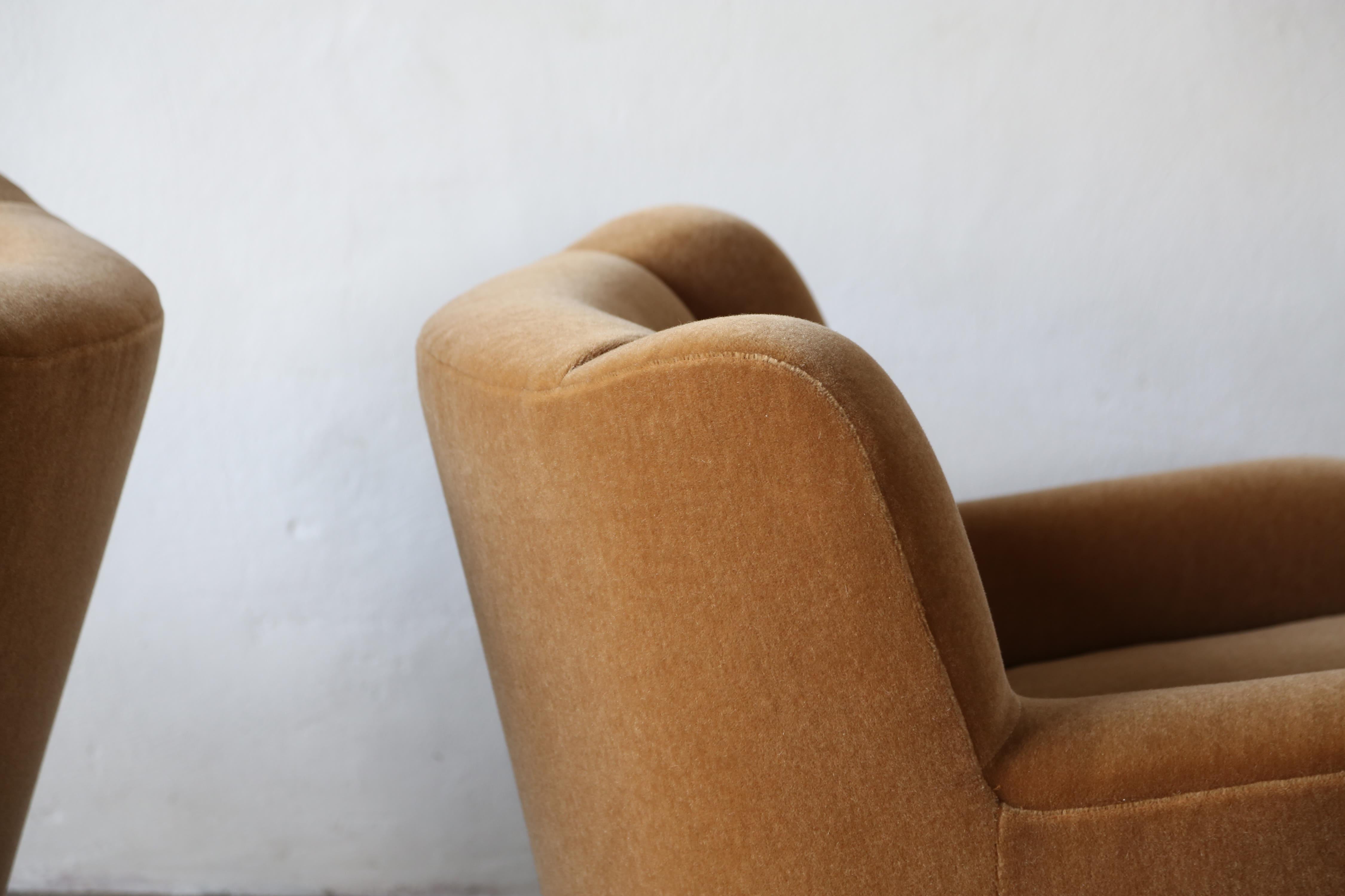 Pair of Armchairs Upholstered in Pure Mohair For Sale 1