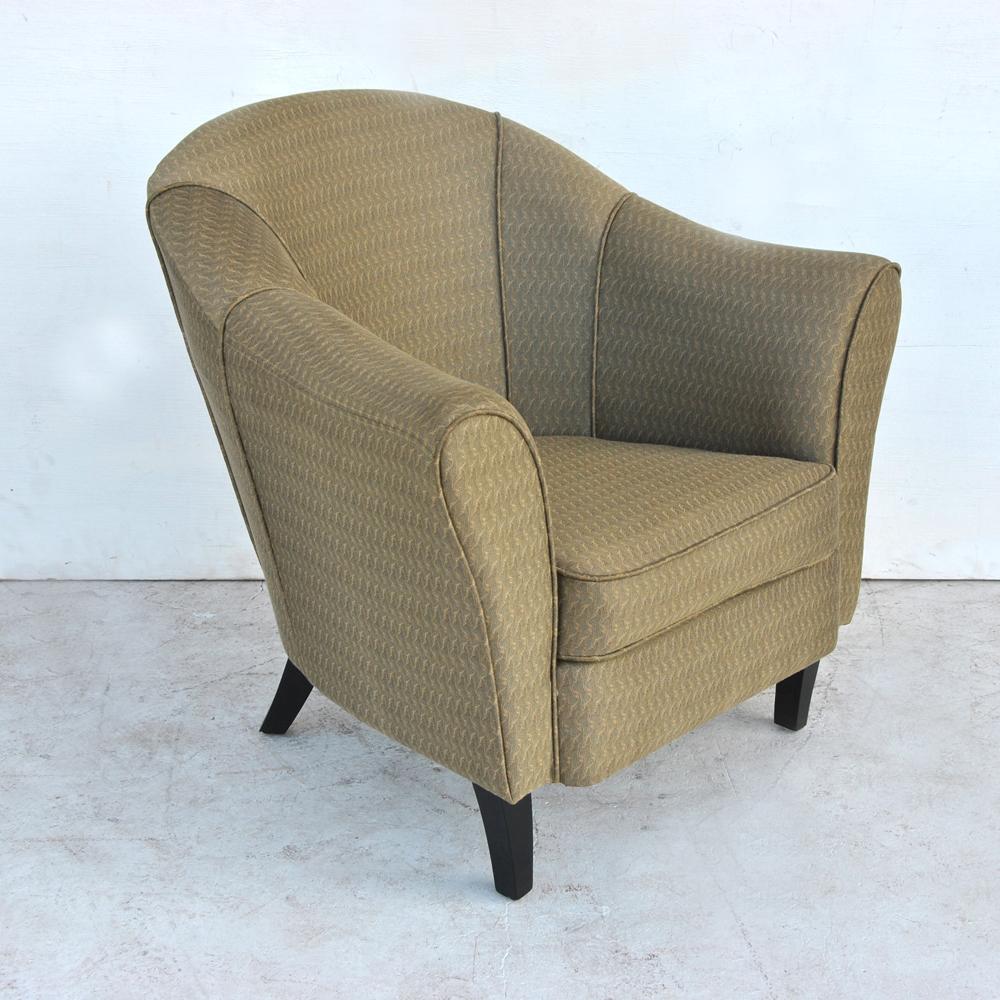 Lowenstein 

Pompano Beach, Florida

Pair of modern Art Deco style lounge chairs
by Lowenstein Furniture

Pair of lounge chairs with Art Deco lines in the manner of Josef Hoffmann. 
Upholstered in rich gold fabric with scalloped backs. 

3
