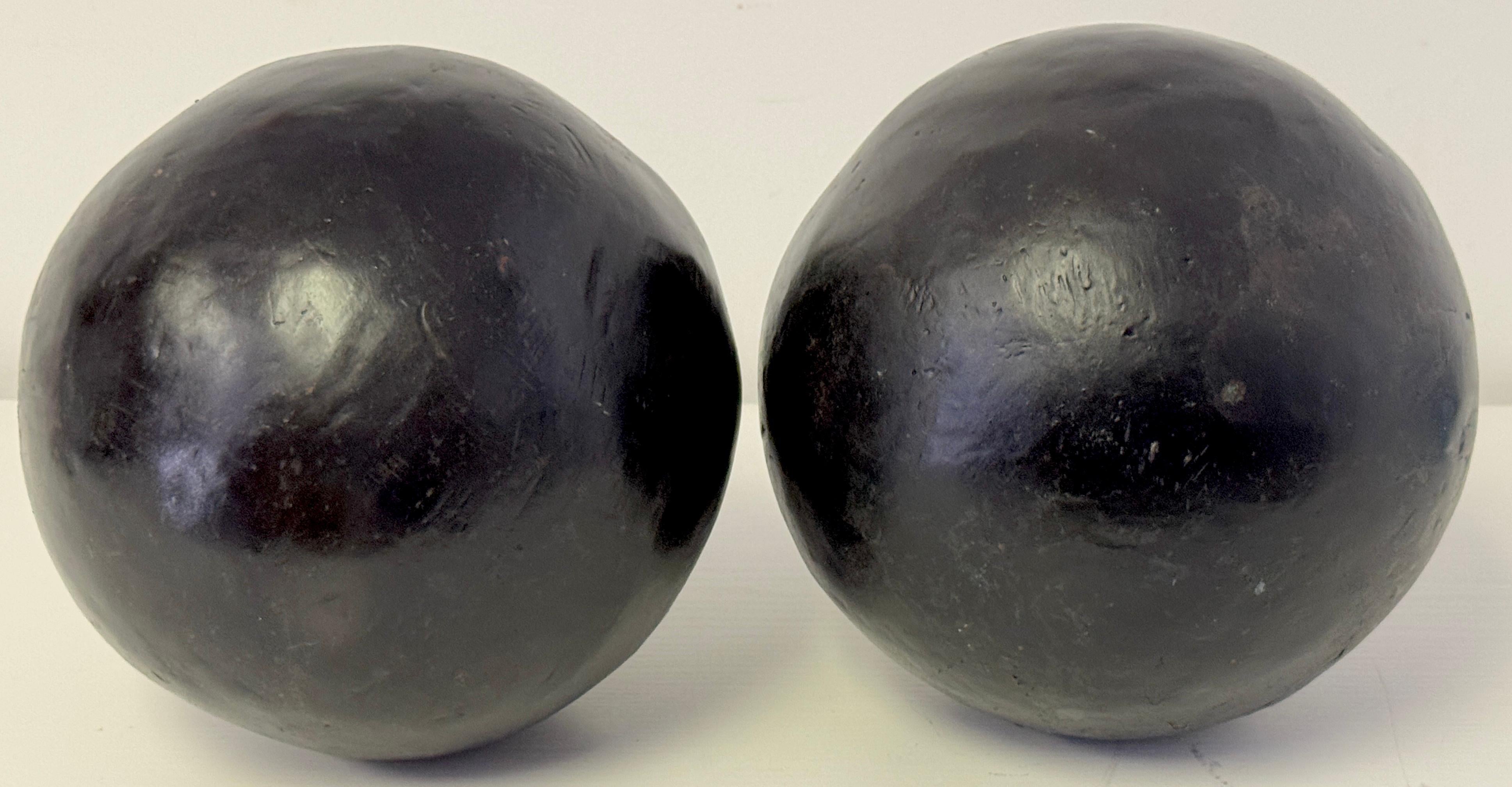 Paar moderne Bronze-Gartenkugeln/Sphären, Ende des 20. Jahrhunderts im Zustand „Gut“ im Angebot in West Palm Beach, FL