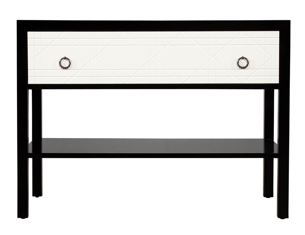Pair of Modern Black and White Nightstands For Sale 5