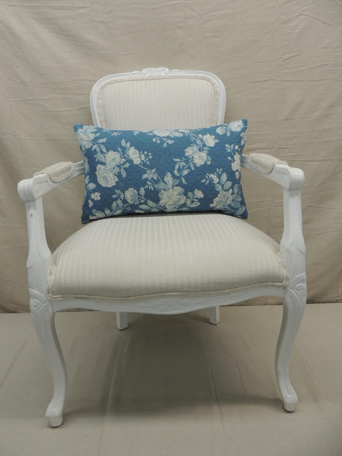 Contemporary Pair of Modern Blue and White Quilted Cotton Floral Decorative Lumbar Pillows