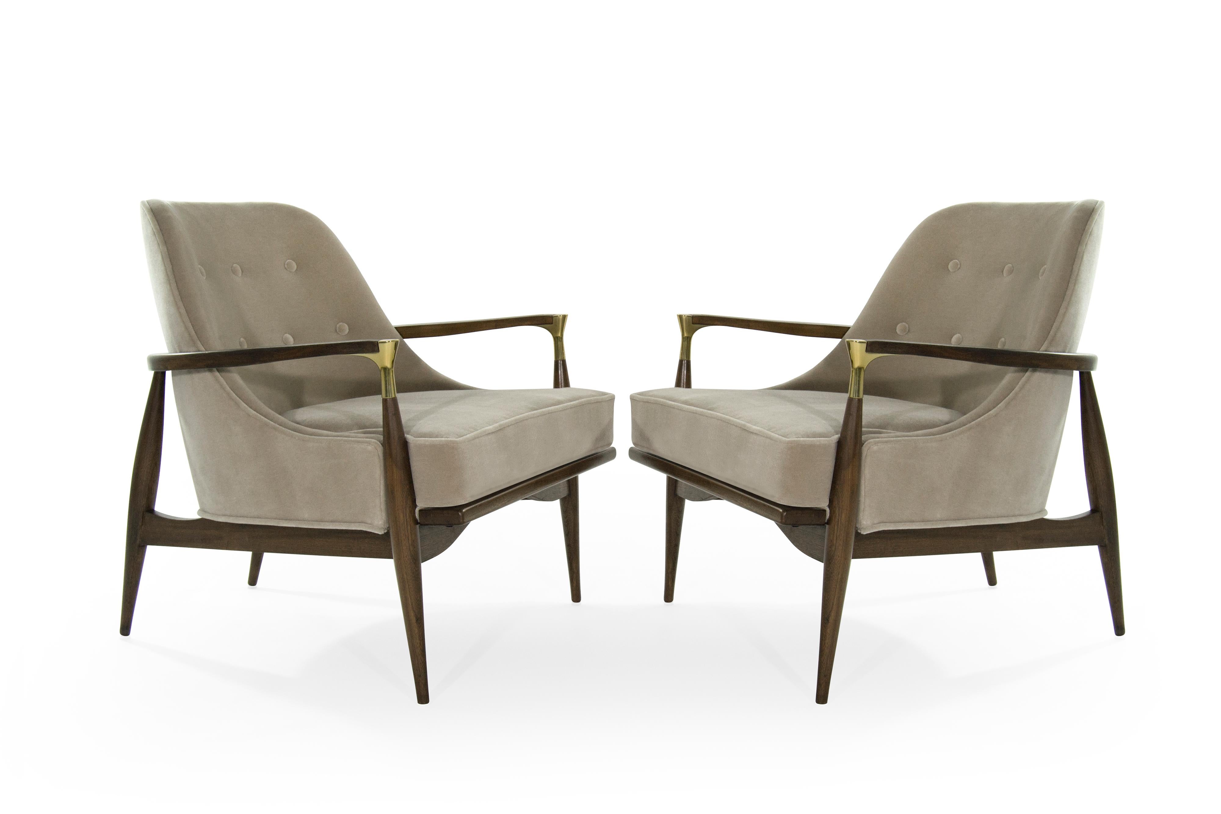 Mid-Century Modern Pair of Modern Brass Accented Walnut Lounge Chairs, 1950s