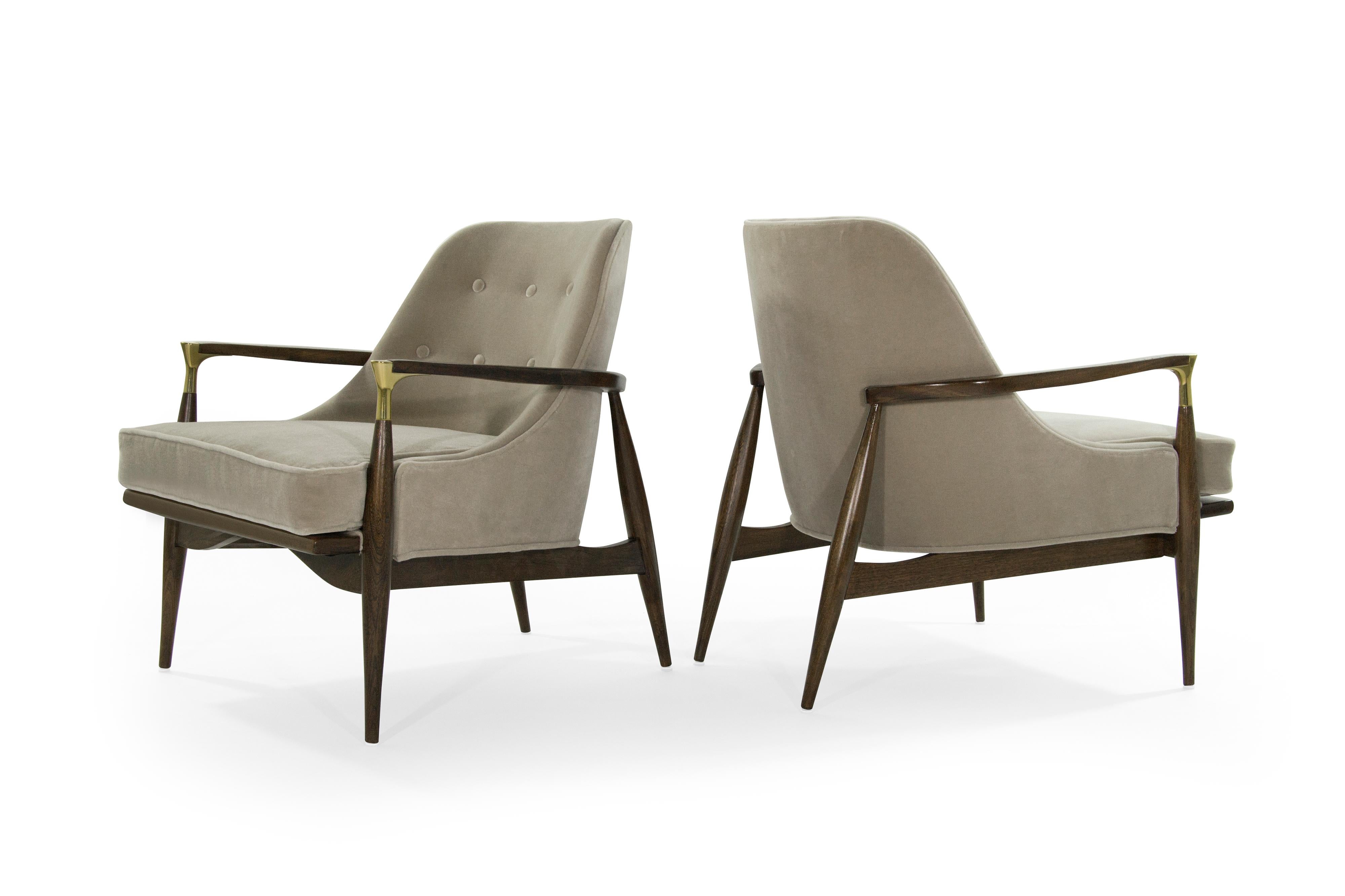 20th Century Pair of Modern Brass Accented Walnut Lounge Chairs, 1950s