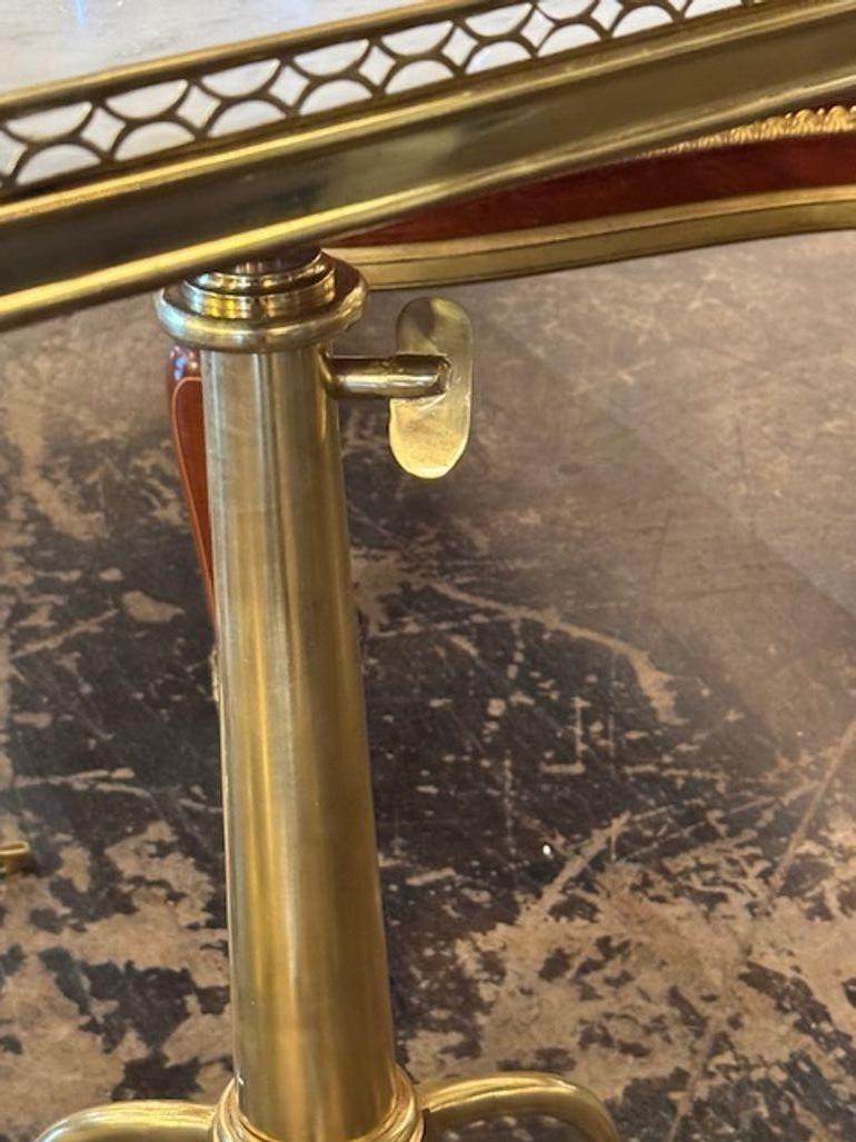 Paire de tables à boire réglables en laiton et marbre de Carrare en vente 1