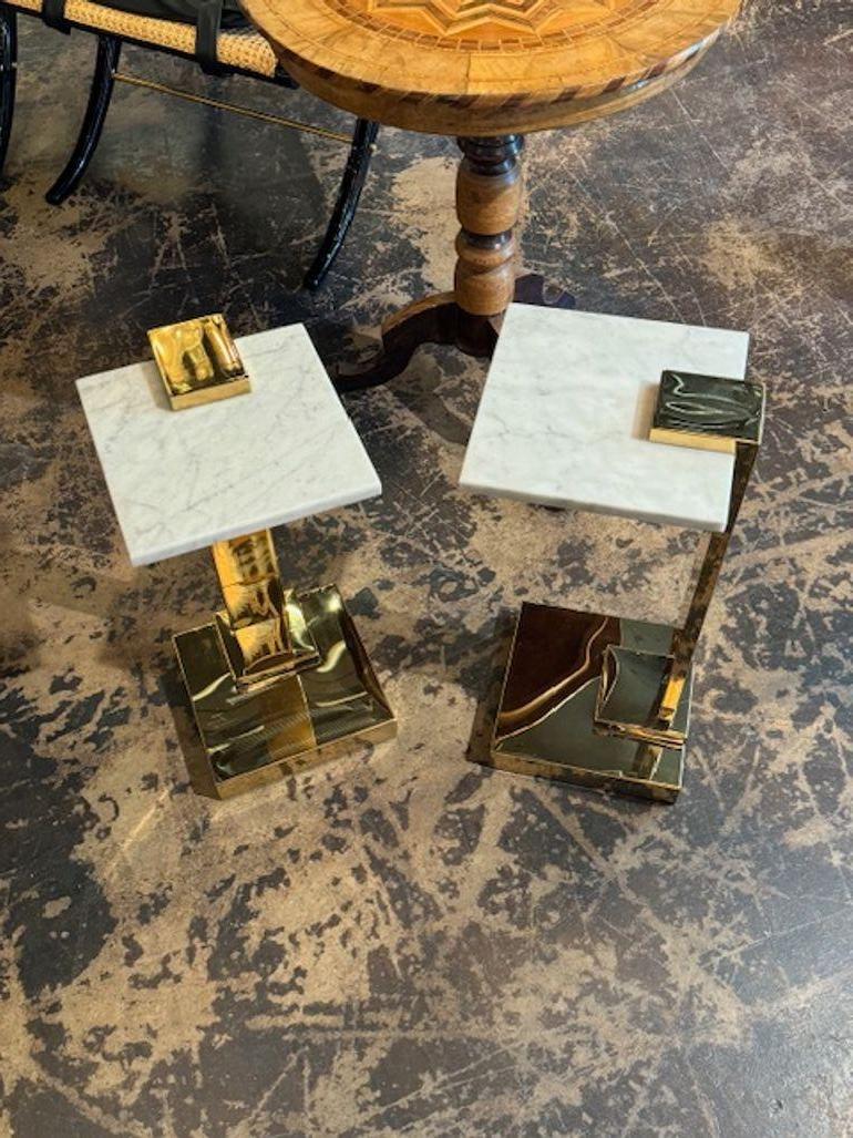 Paire de tables à boire modernes en laiton et marbre Bon état - En vente à Dallas, TX