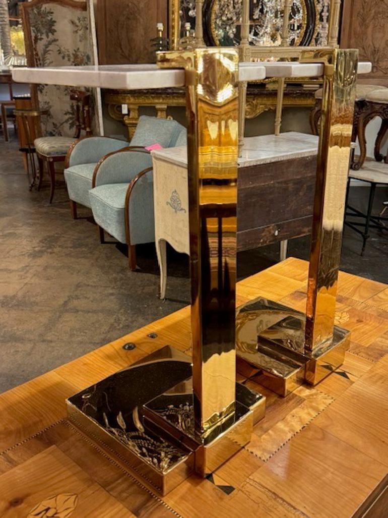 Pareja de Mesas de Bebida Modernas de Latón y Mármol en Bueno estado para la venta en Dallas, TX