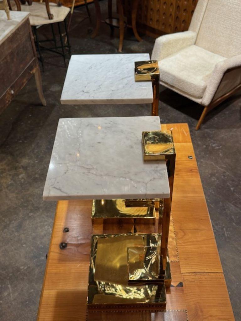 Pareja de Mesas de Bebida Modernas de Latón y Mármol Siglo XXI y contemporáneo en venta