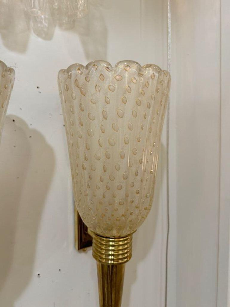 Paire d'appliques de forme conique en laiton et verre de Murano The Moderns Bon état - En vente à Dallas, TX