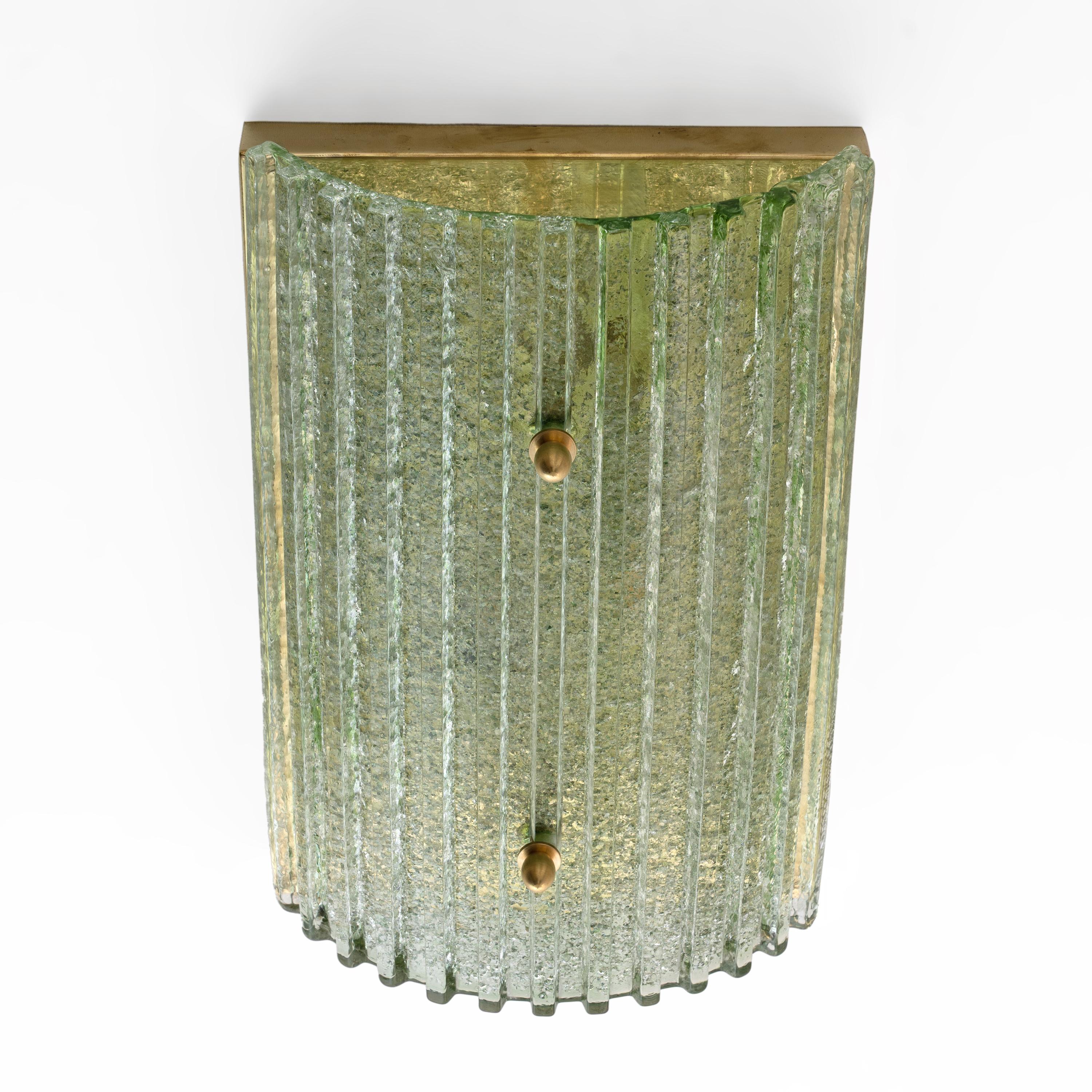 Ottone Pair of Modern Brass and Murano Glass Graniglia Sconces in vendita