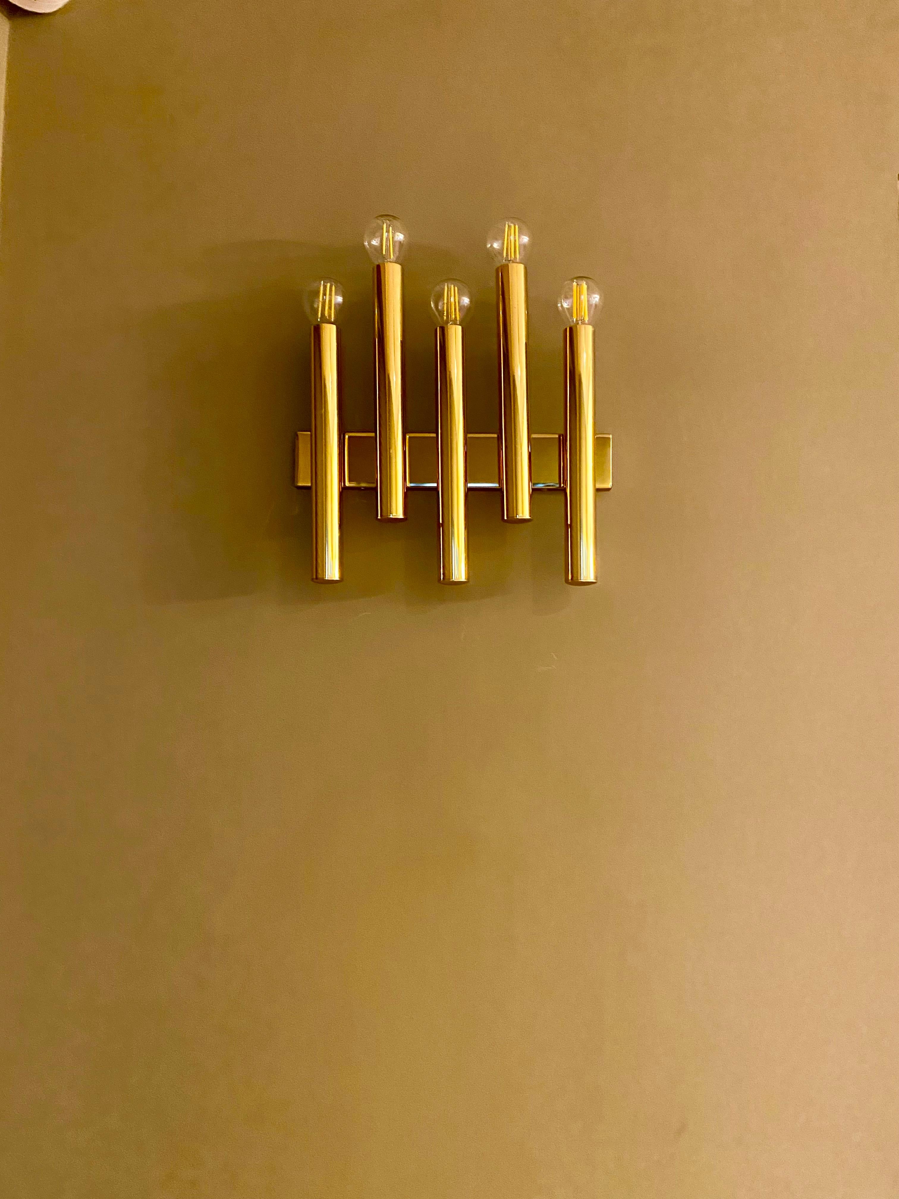 Italian Pair of Modern Brass Sciolari Sconces 1970' For Sale