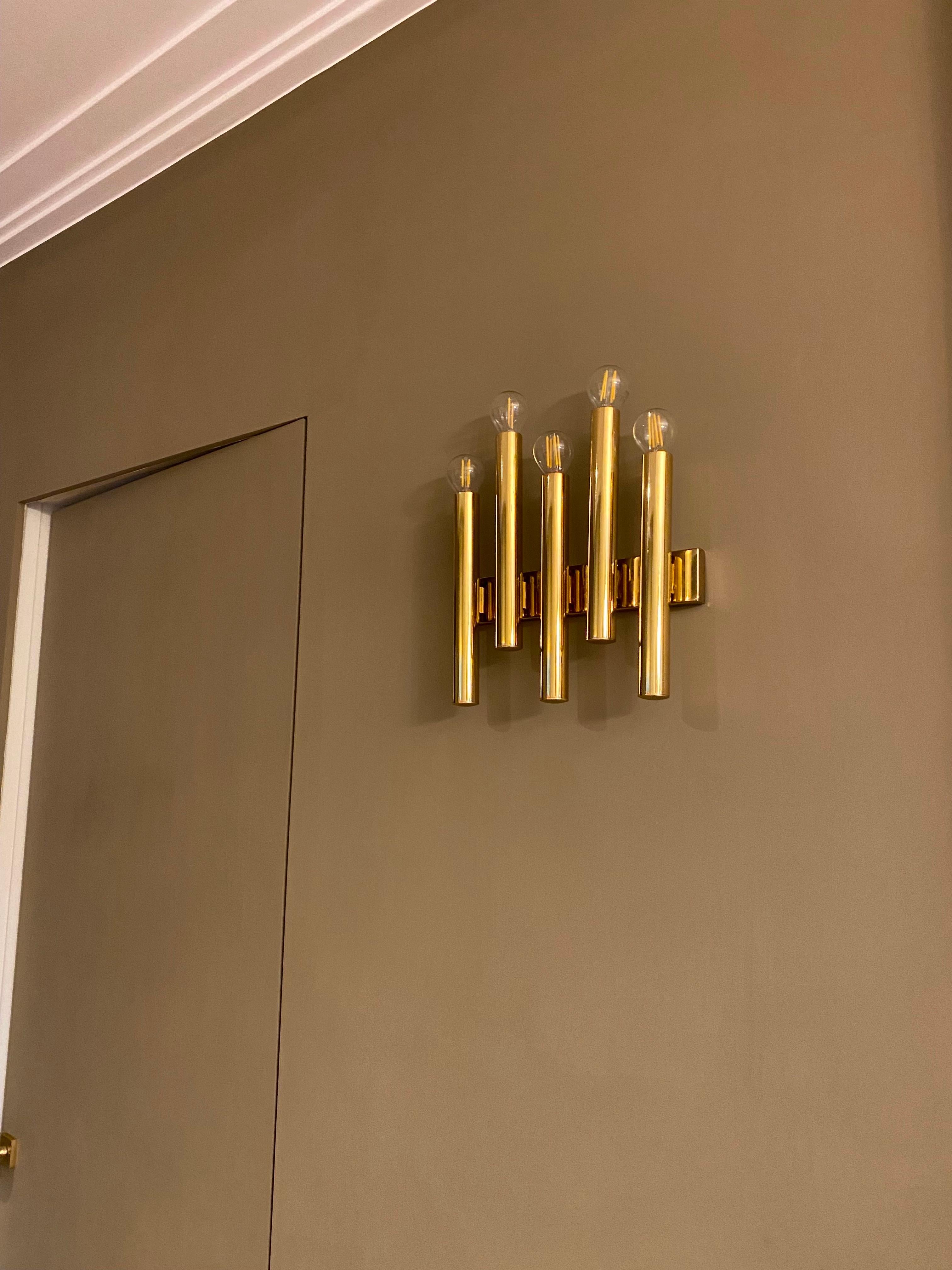 Mid-Century Modern Paire d'appliques modernes en laiton attribuées à Gio Ponti 1970 en vente