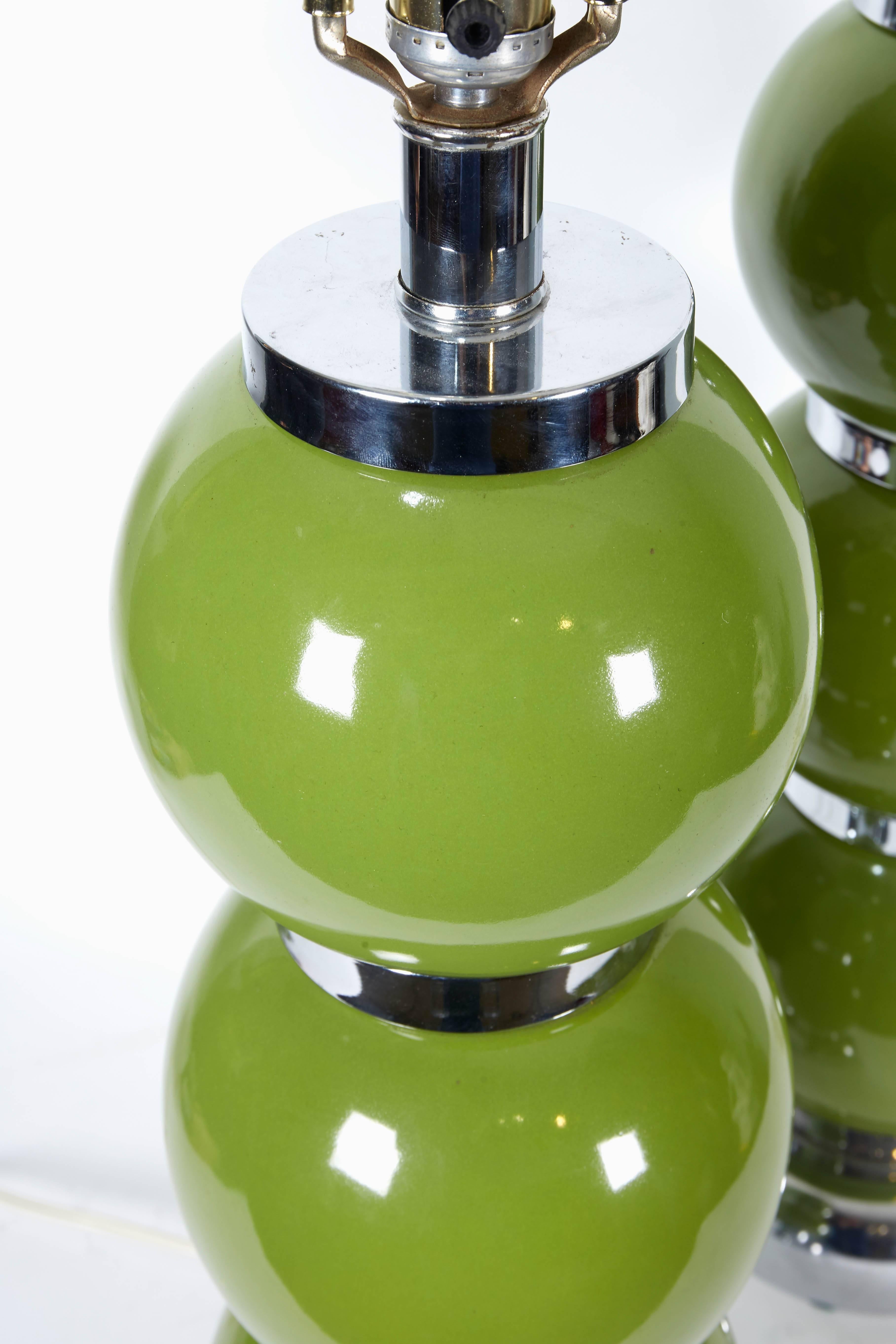 American Pair of Modern Chrome Lime Green Stacked Ball Table Lamps USA, circa 1970