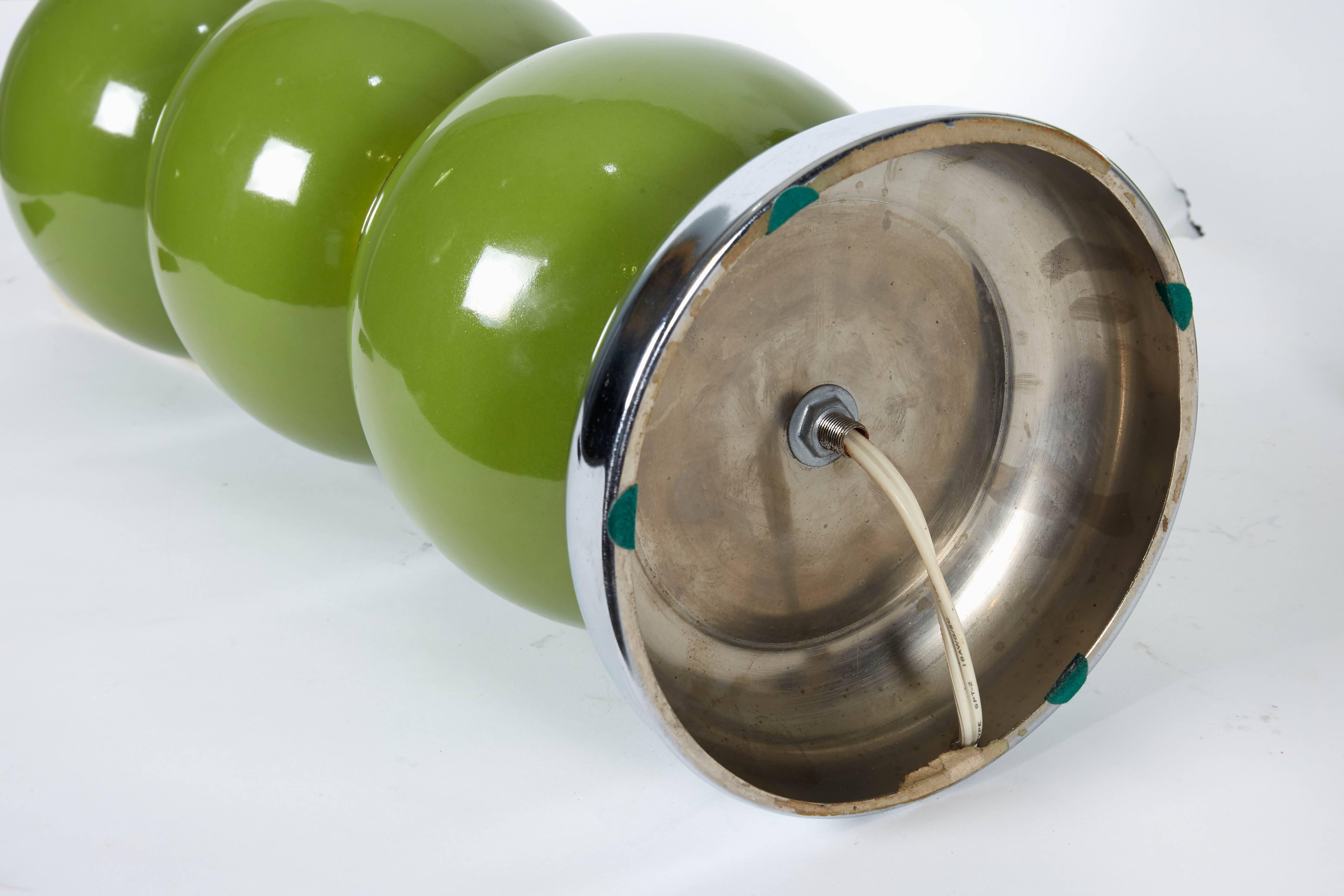 Pair of Modern Chrome Lime Green Stacked Ball Table Lamps USA, circa 1970 In Excellent Condition In Queens, NY