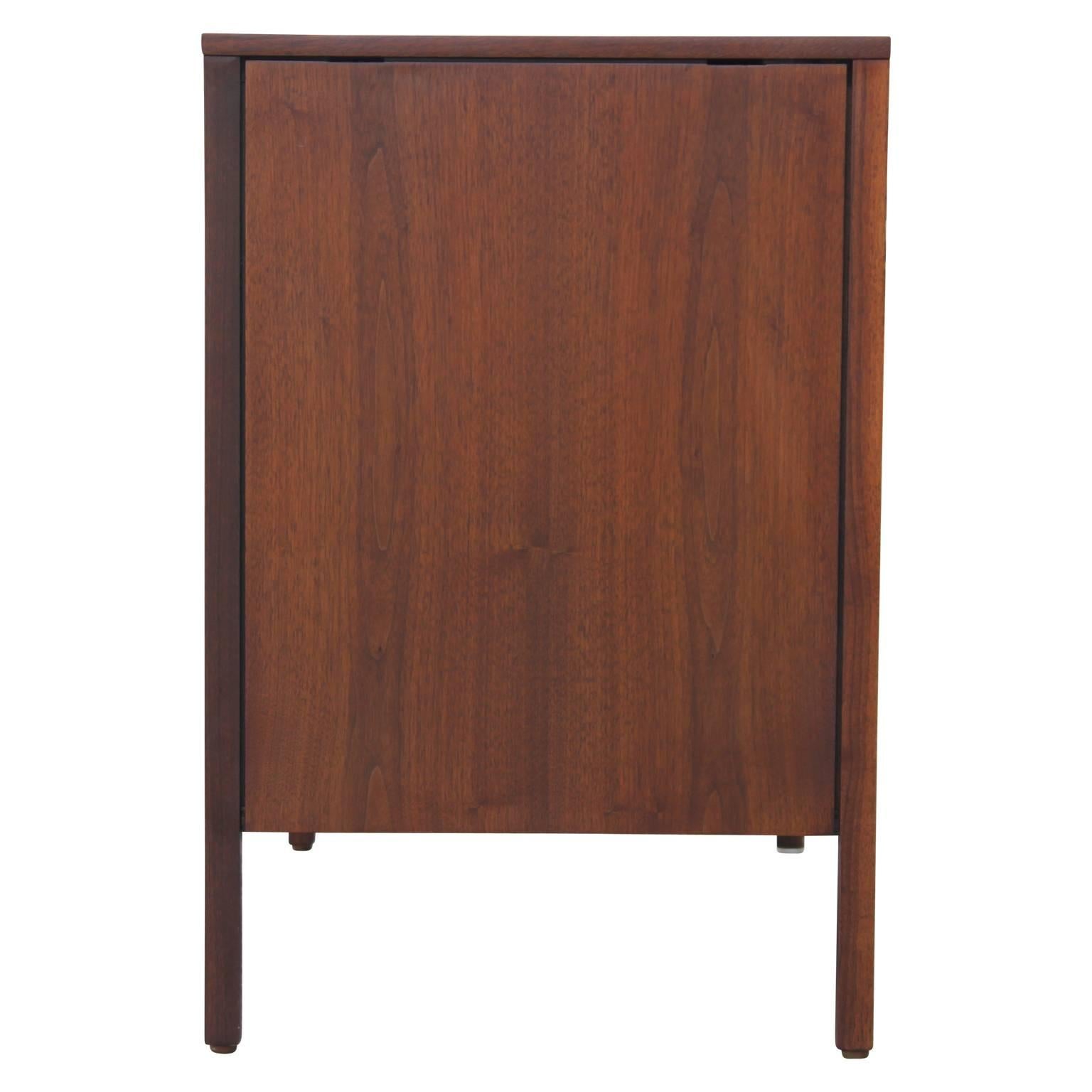Pair of Modern Clean Lined Knoll Walnut Bachelor's Chests 3