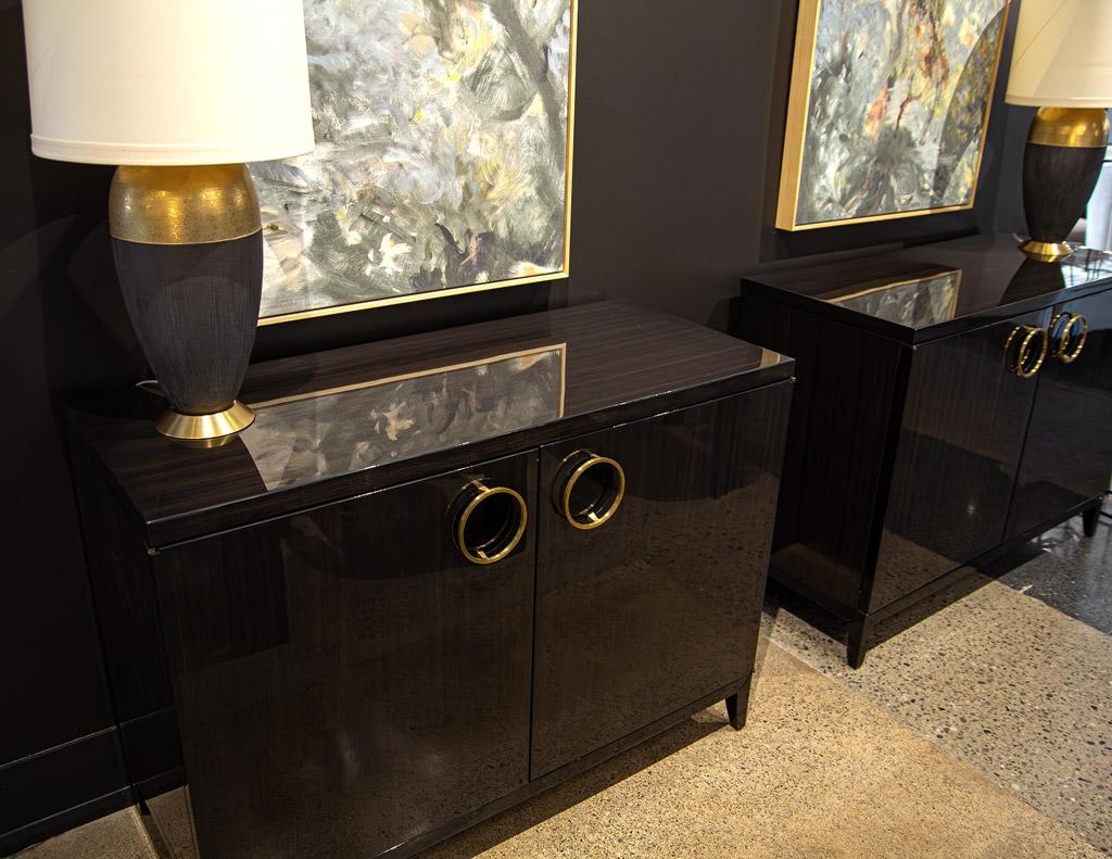 Contemporary Pair of Modern Commode Chests in High Gloss Lacquer Finish For Sale