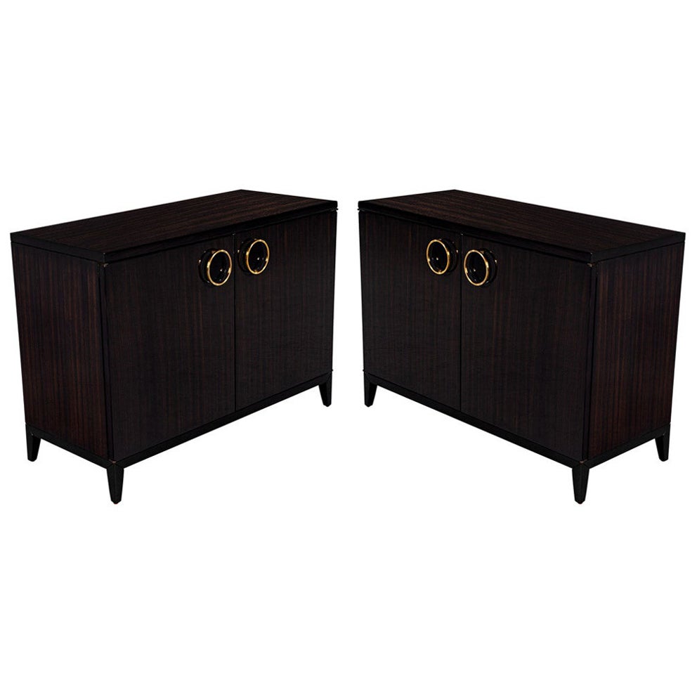 Paire de commodes modernes en finition laquée brillante