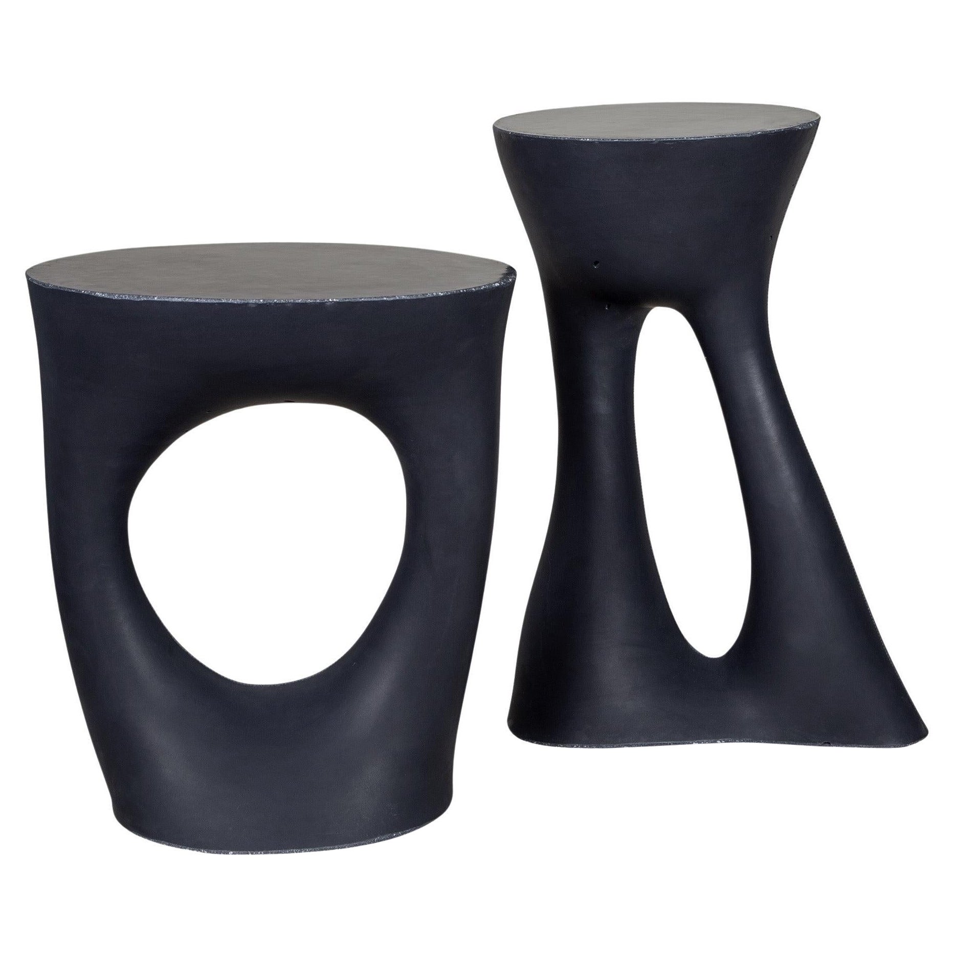 Pareja de Mesas Auxiliares Modernas de Hormigón Kreten en Negro de Souda, En Stock en venta