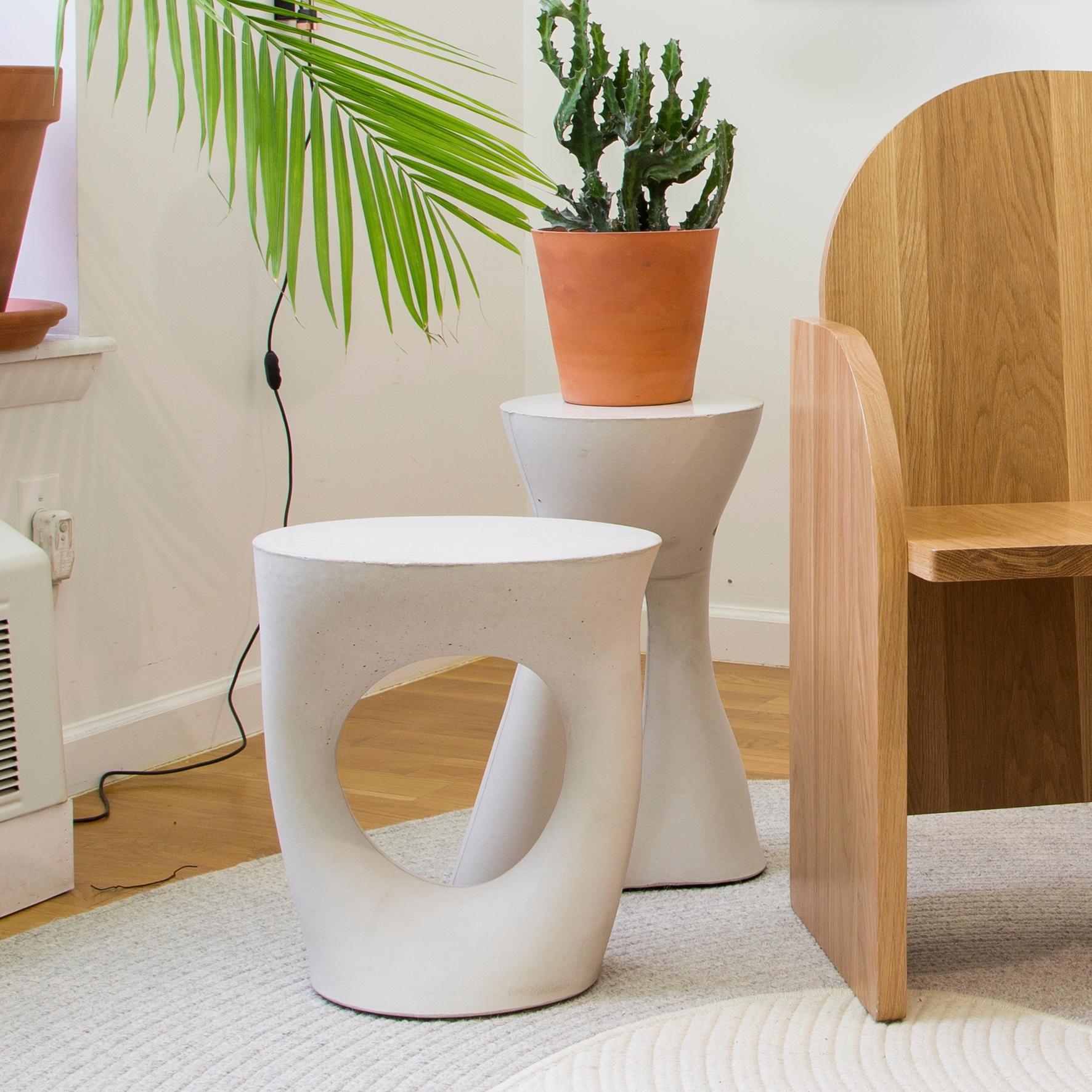 Pair of Modern Concrete Kreten Side Tables in Grey from Souda, in Stock In New Condition In Brooklyn, NY