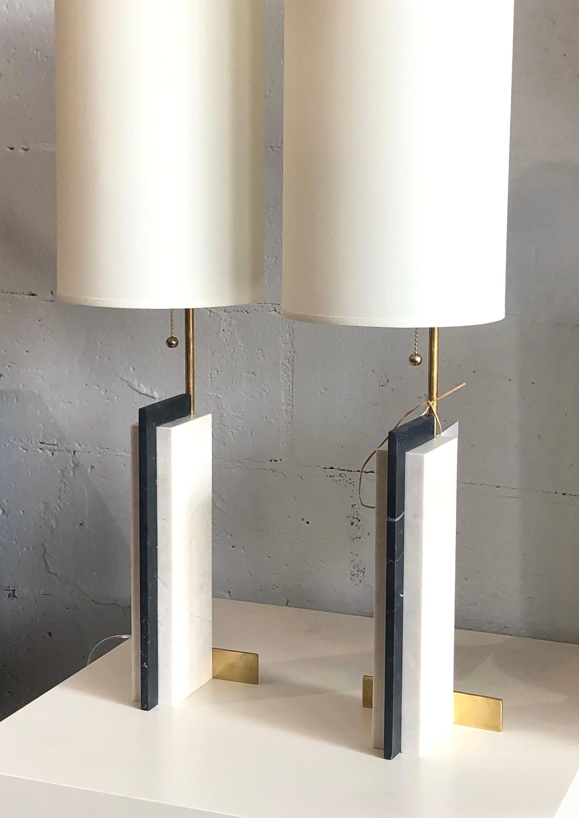 Pair of Modern Craftsman Table Lamps in Marble and Brass For Sale 1