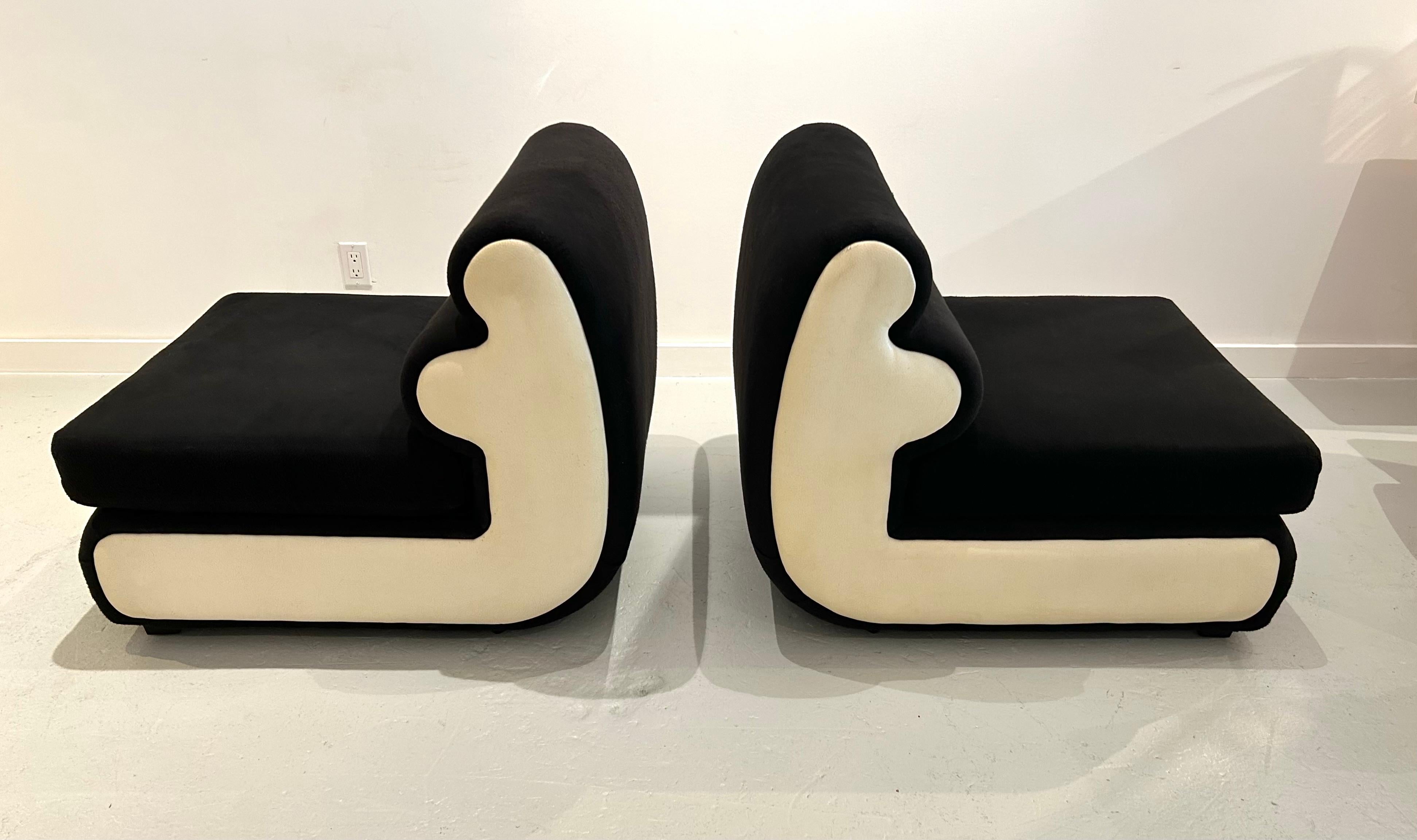 Paire de chaises longues curvilignes modernes en vente 5