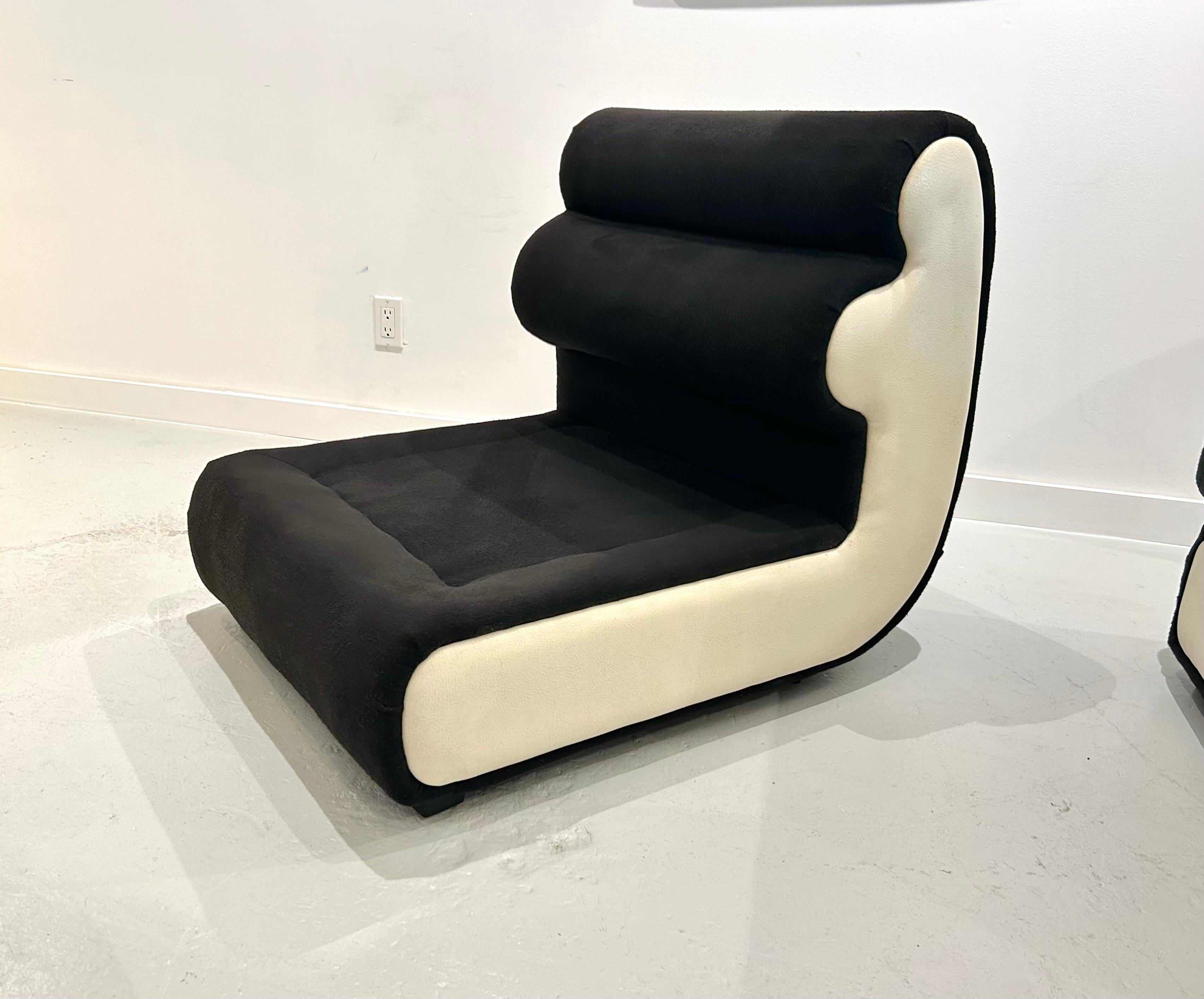 Paire de chaises longues curvilignes modernes en vente 6