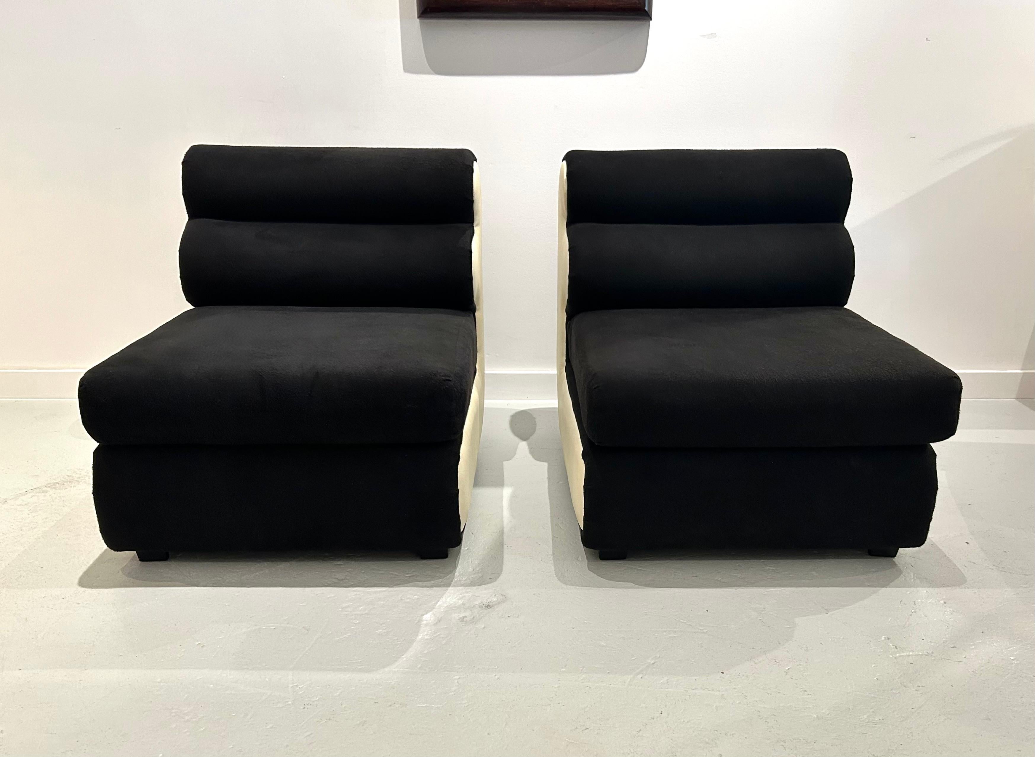 Paire de chaises longues curvilignes modernes en vente 3