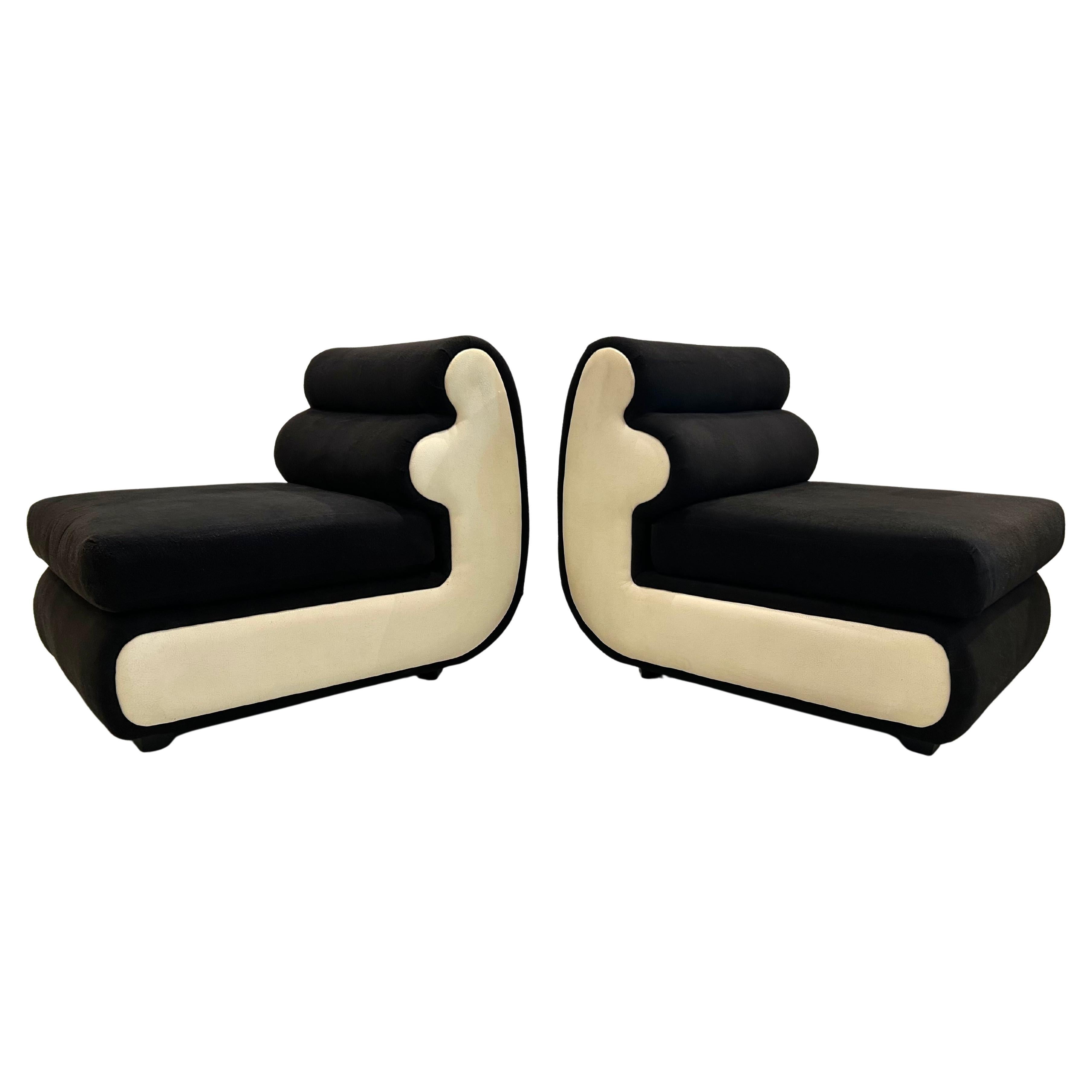 Paire de chaises longues curvilignes modernes en vente