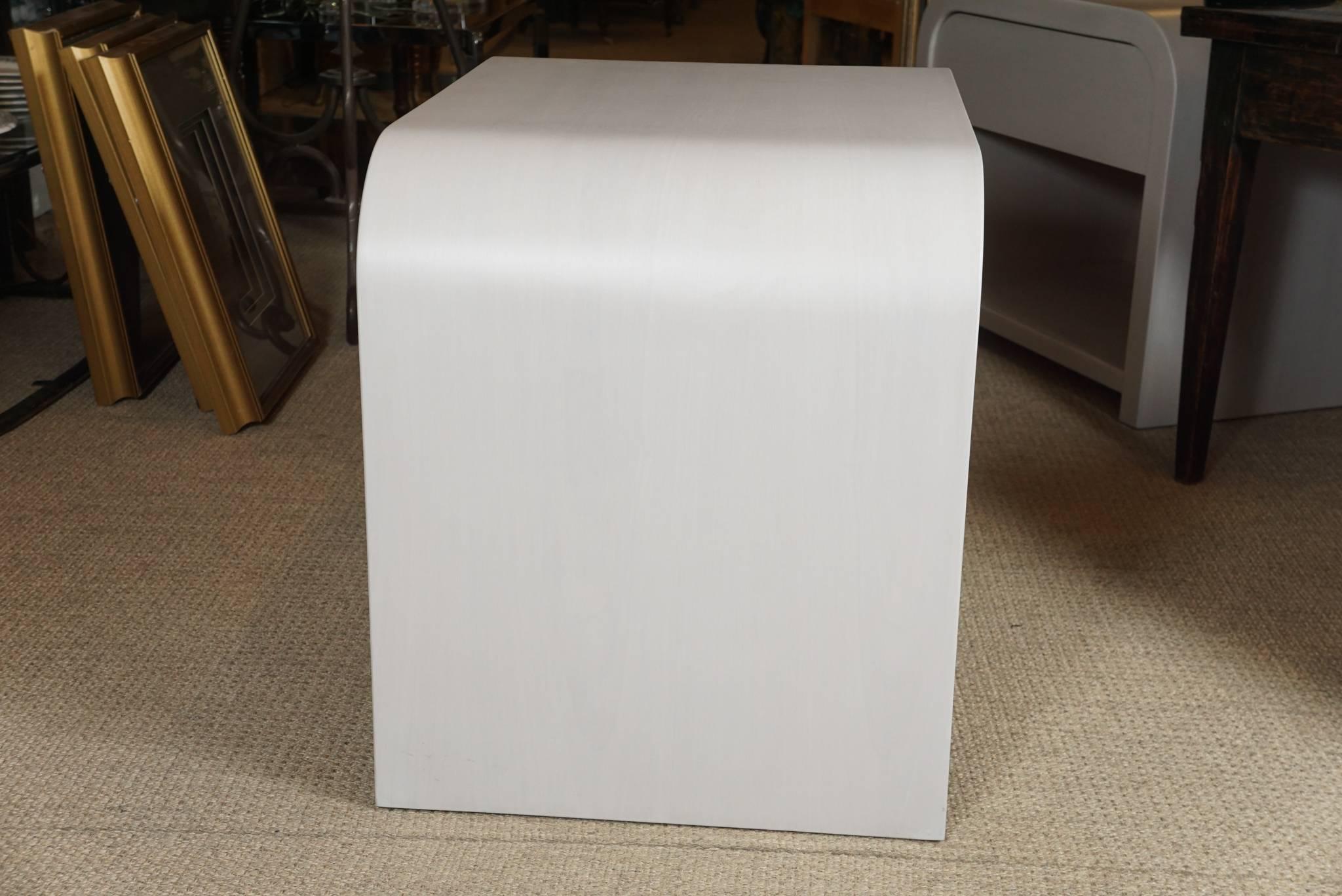 Late 20th Century Pair of Modern End Tables For Sale