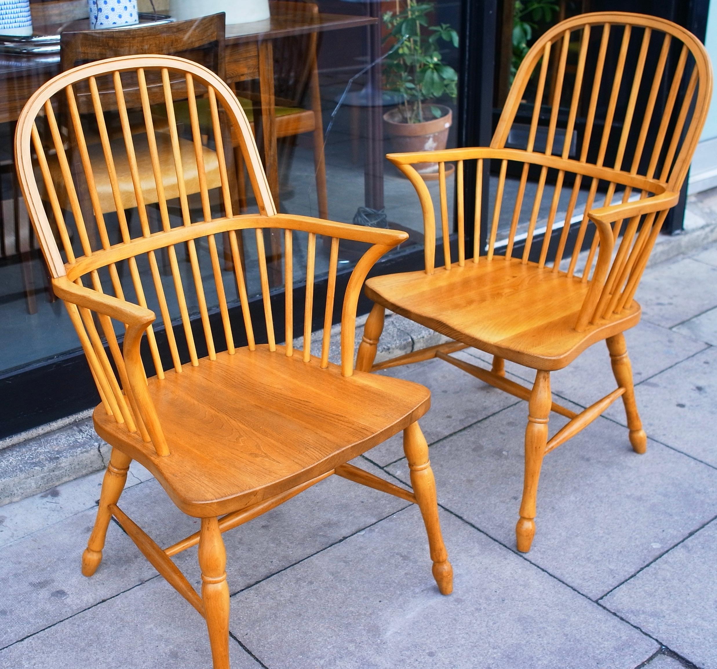 Pair of Modern English Pinewood Windsor Chairs For Sale 6