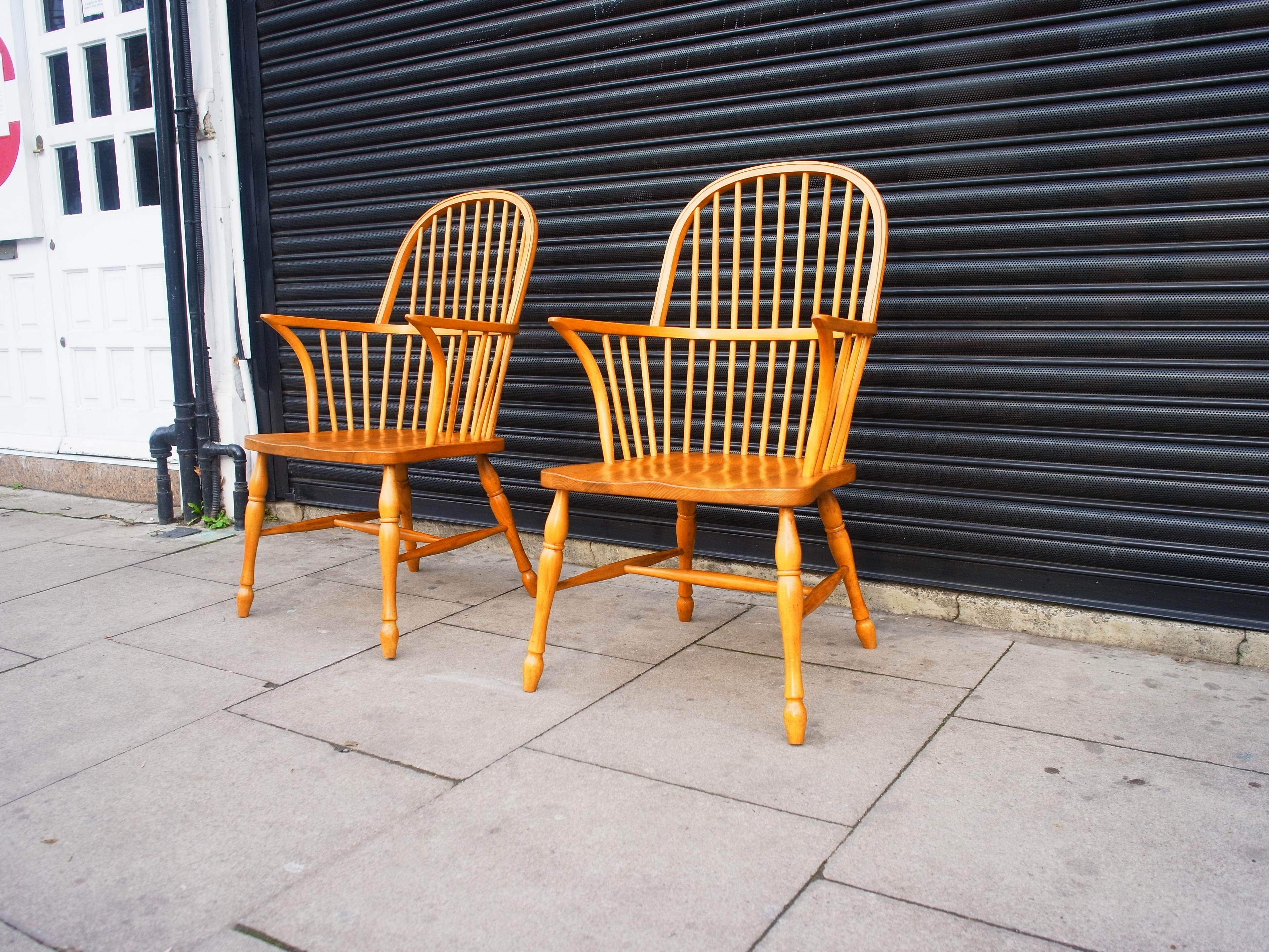 Pair of Modern English Pinewood Windsor Chairs For Sale 7
