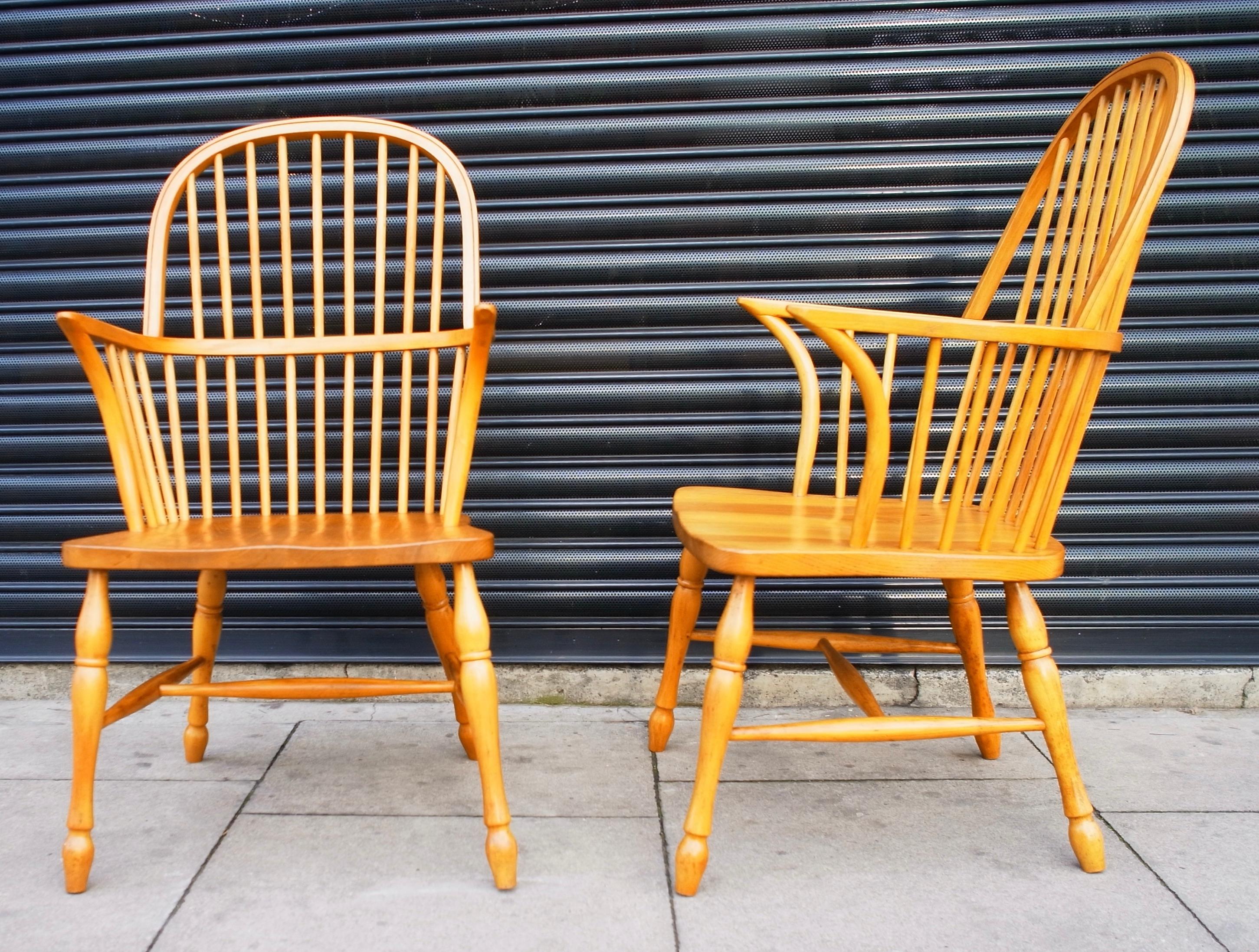 Pair of Modern English Pinewood Windsor Chairs For Sale 13