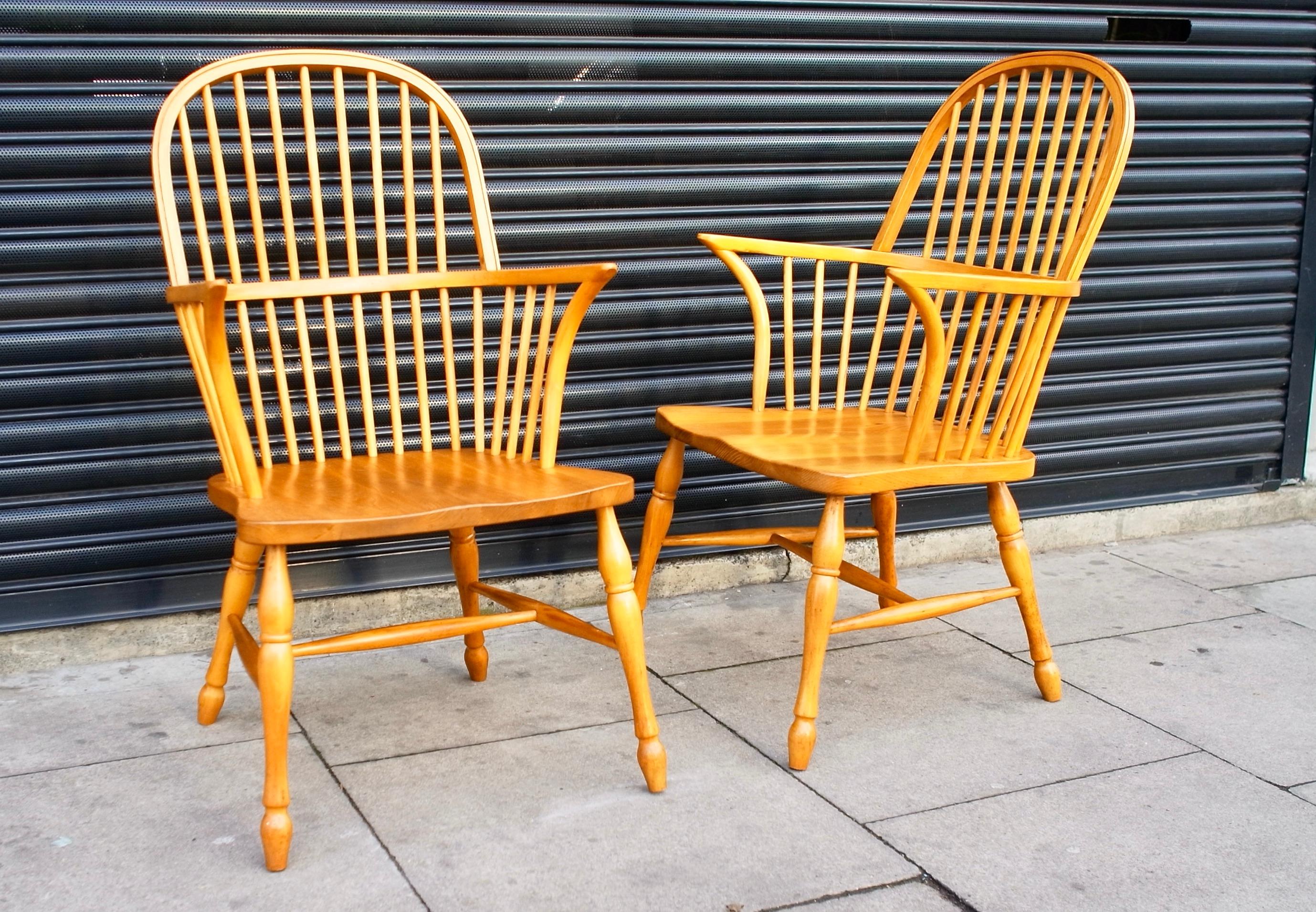 Pair of Modern English Pinewood Windsor Chairs For Sale 1