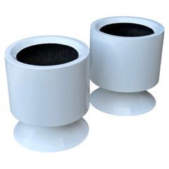 Pair of Modern Fiberglass Pedestal Planters in Gloss White, Mid-Century Style