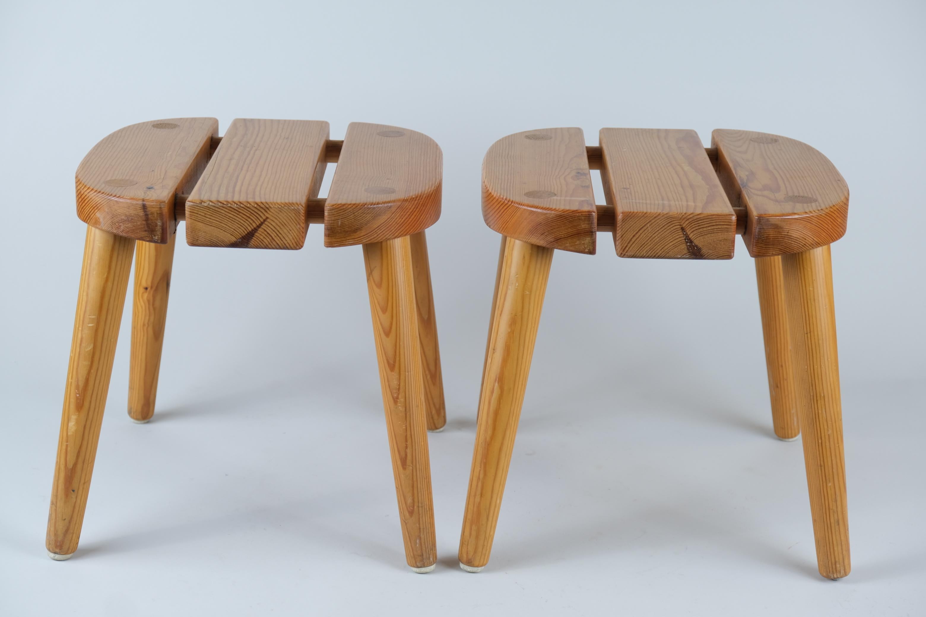 Scandinavian Modern Pair of Modern Finnish Sauna Stools in Pine, Finland 1970s For Sale