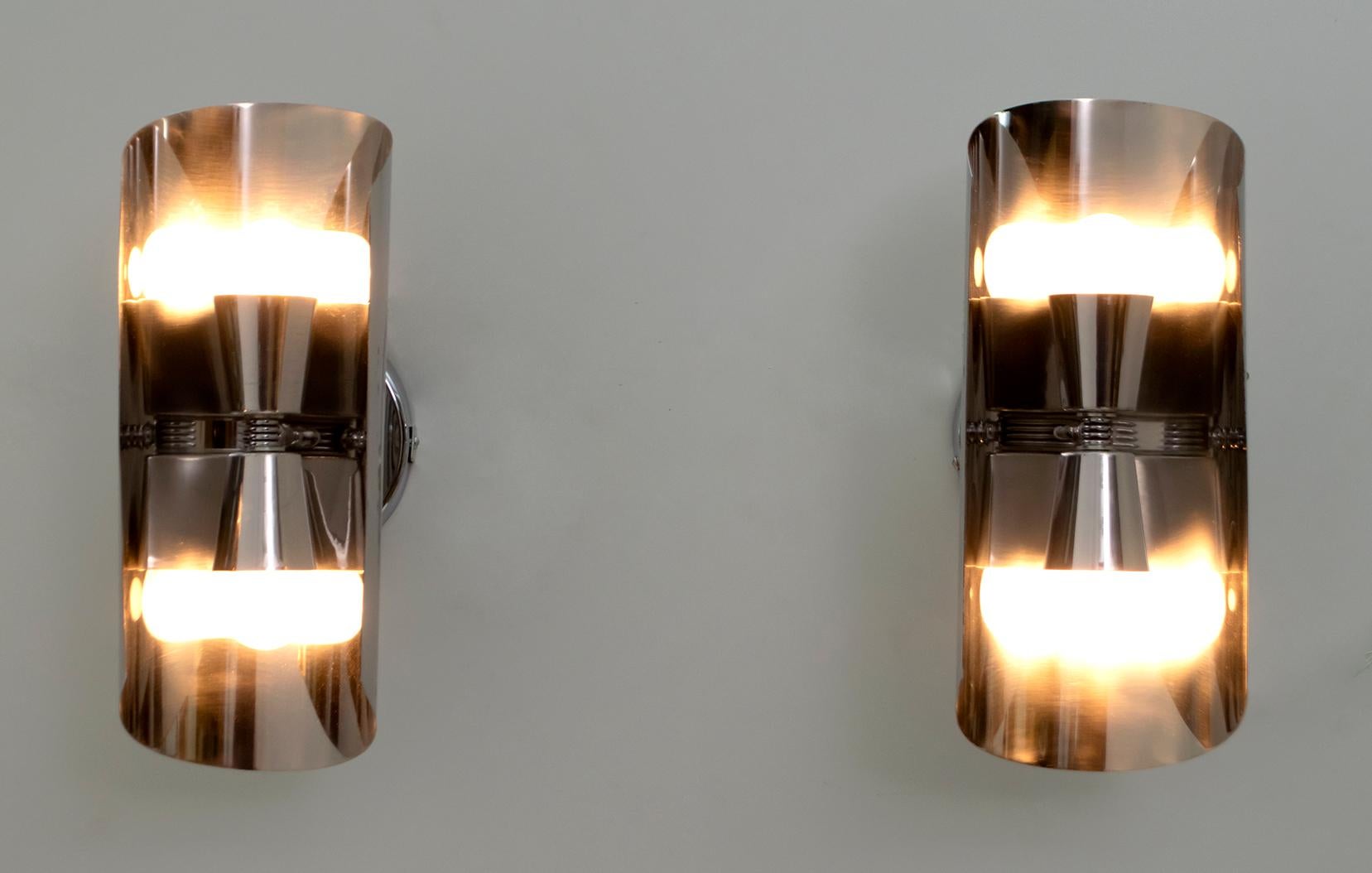 Mid-Century Modern Pair of Modern French Maria Pergay Style Steel Wall Lamps, 1970s For Sale