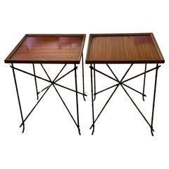 Paire de tables d'appoint modernes The Table Company en hickory