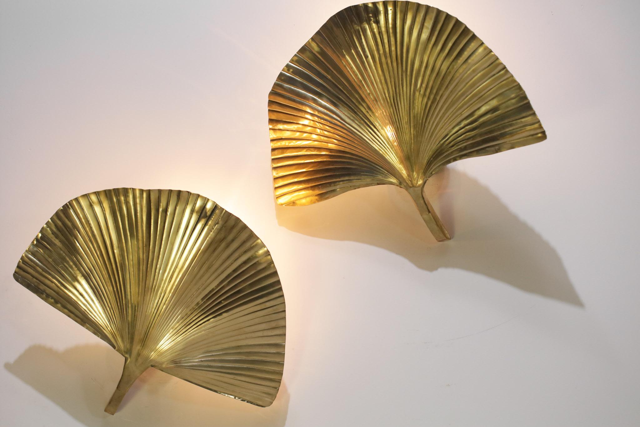 Hand-Crafted Pair of Modern Iatlian Sconces Leaves Style Tommaso Barbi 