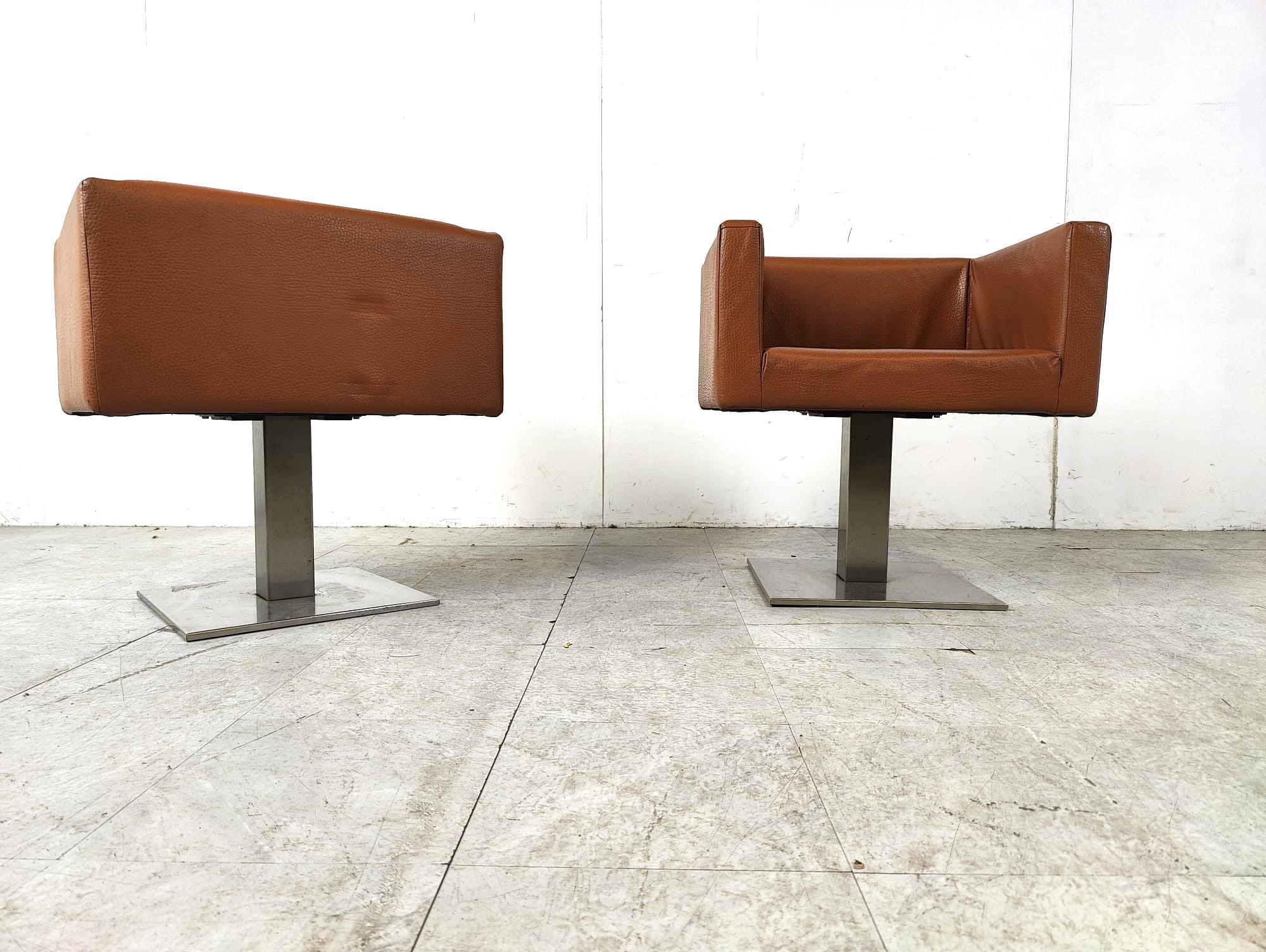 Late 20th Century Pair of modern italian armchairs in brown leather, 1990s