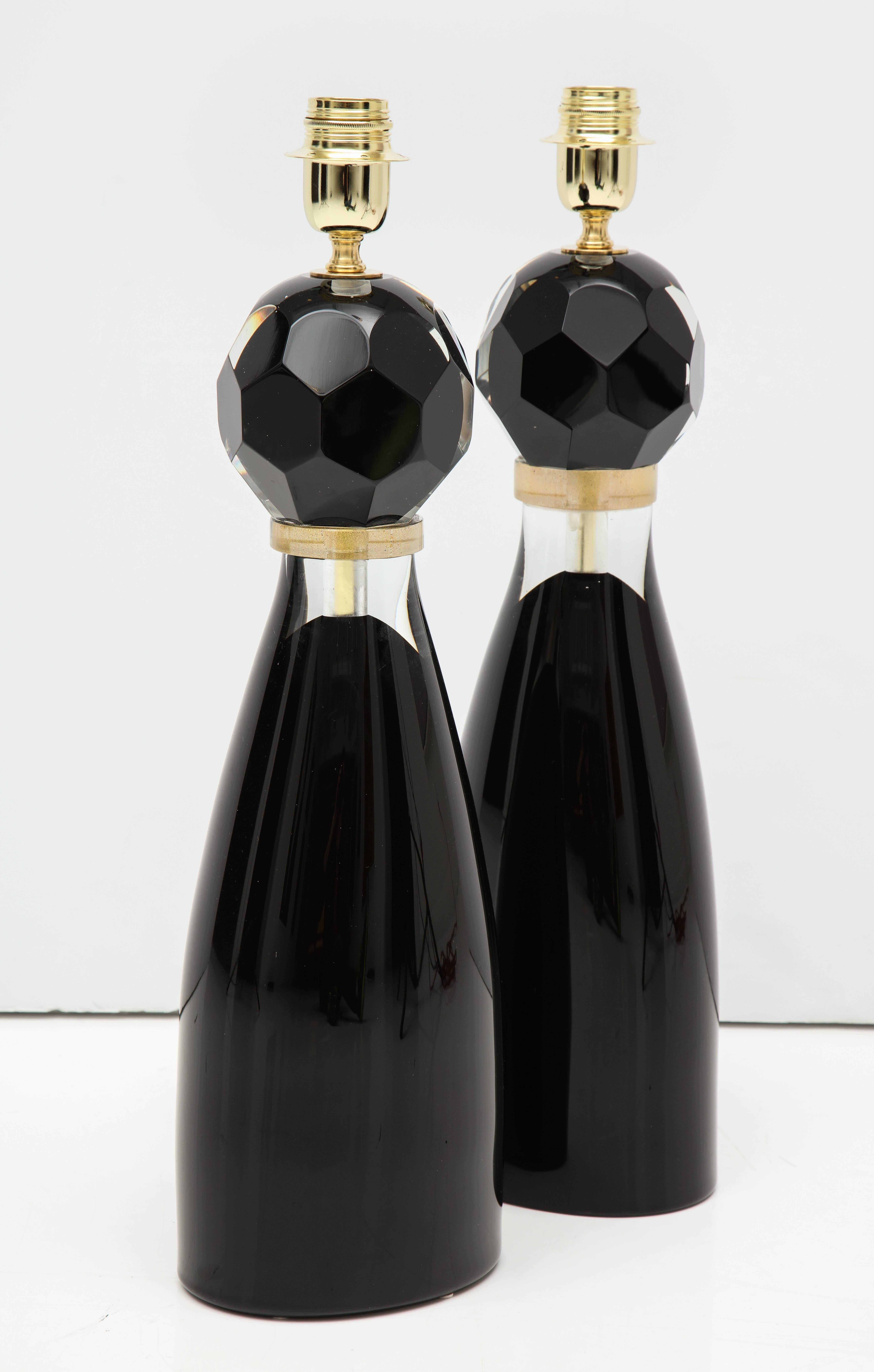 Hand-Crafted Pair of Handblown Modern Black and Gold Murano Glass Lamps, Italy, Signed For Sale