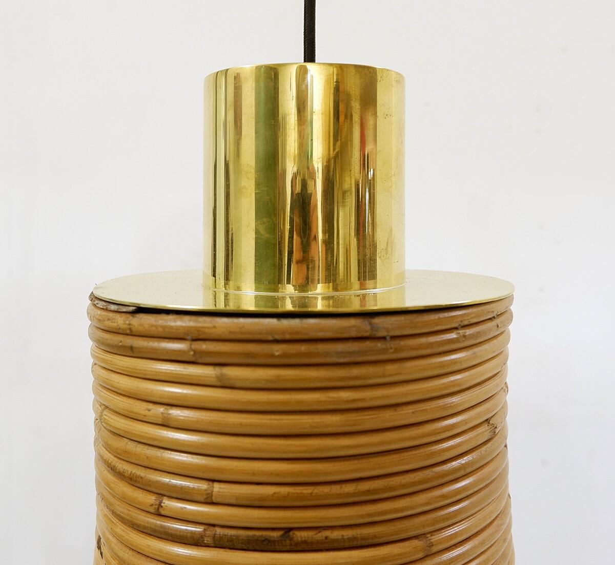 Moderne Paire de lampes à suspension italiennes modernes en laiton et bambou en vente