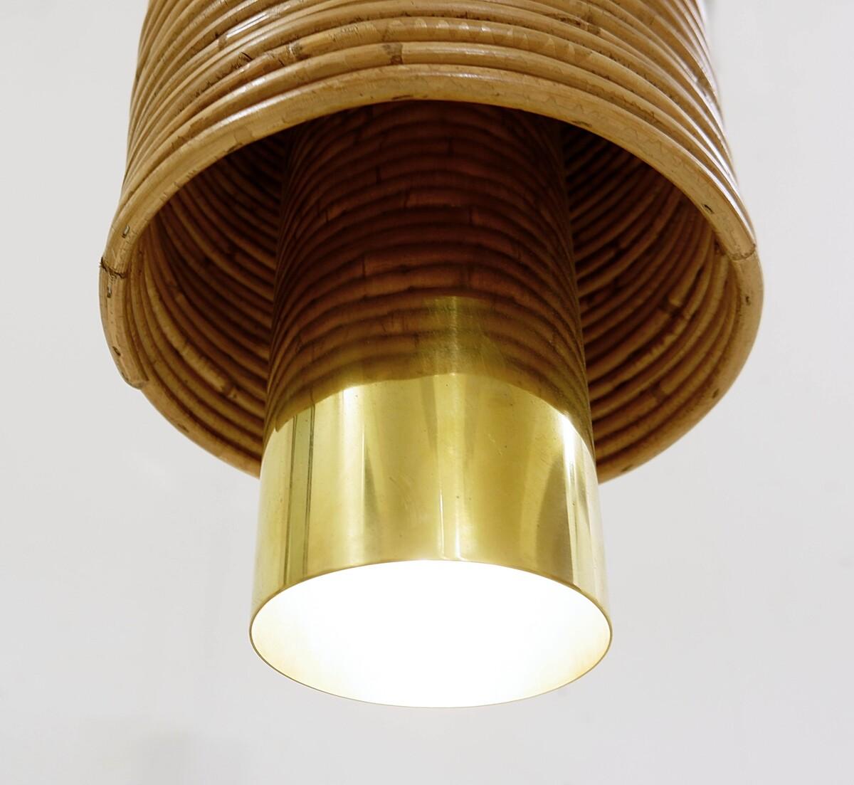 Laiton Paire de lampes à suspension italiennes modernes en laiton et bambou en vente