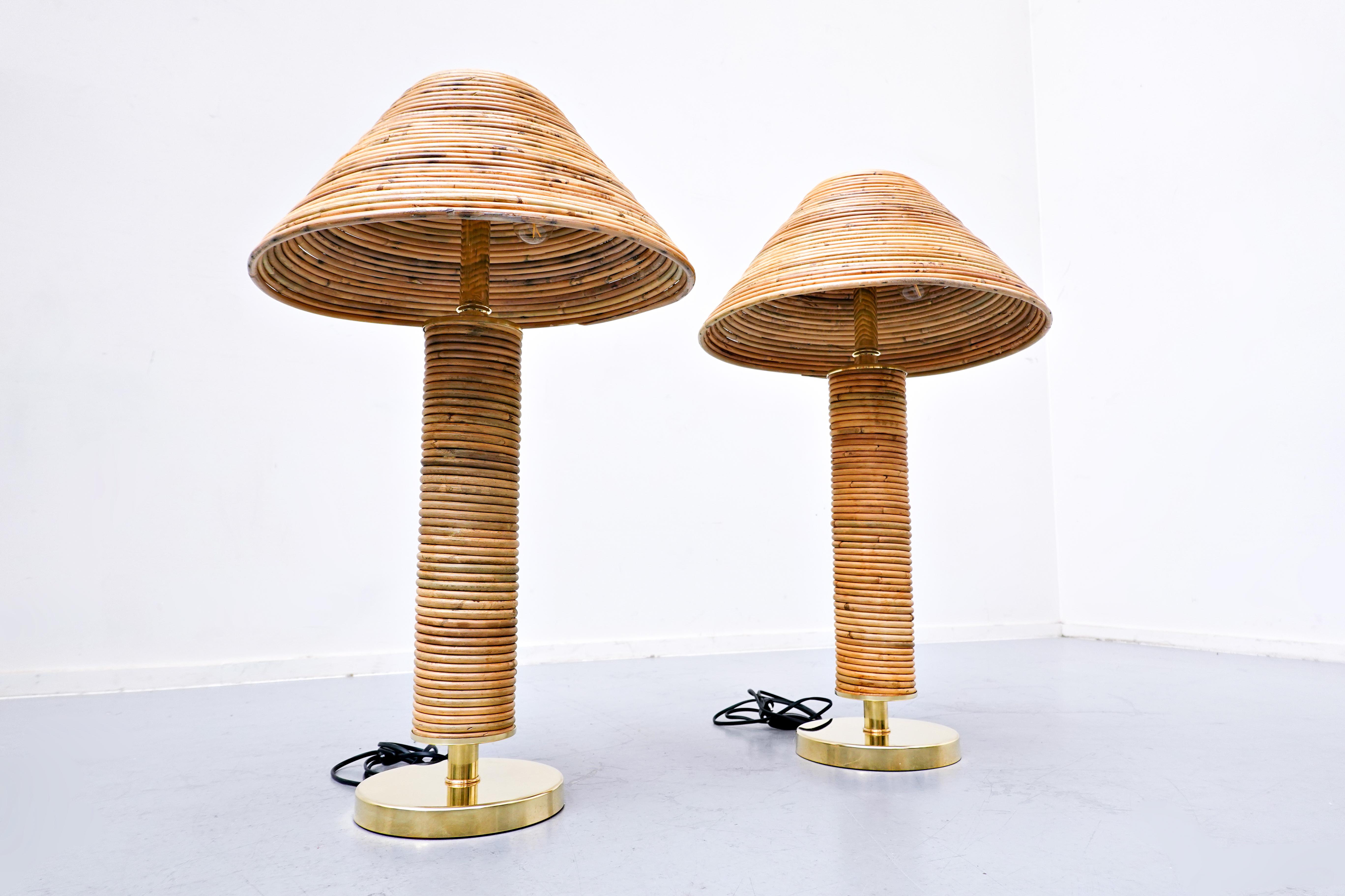 Paire de lampes de bureau italiennes modernes en laiton et bambou Bon état - En vente à Brussels, BE